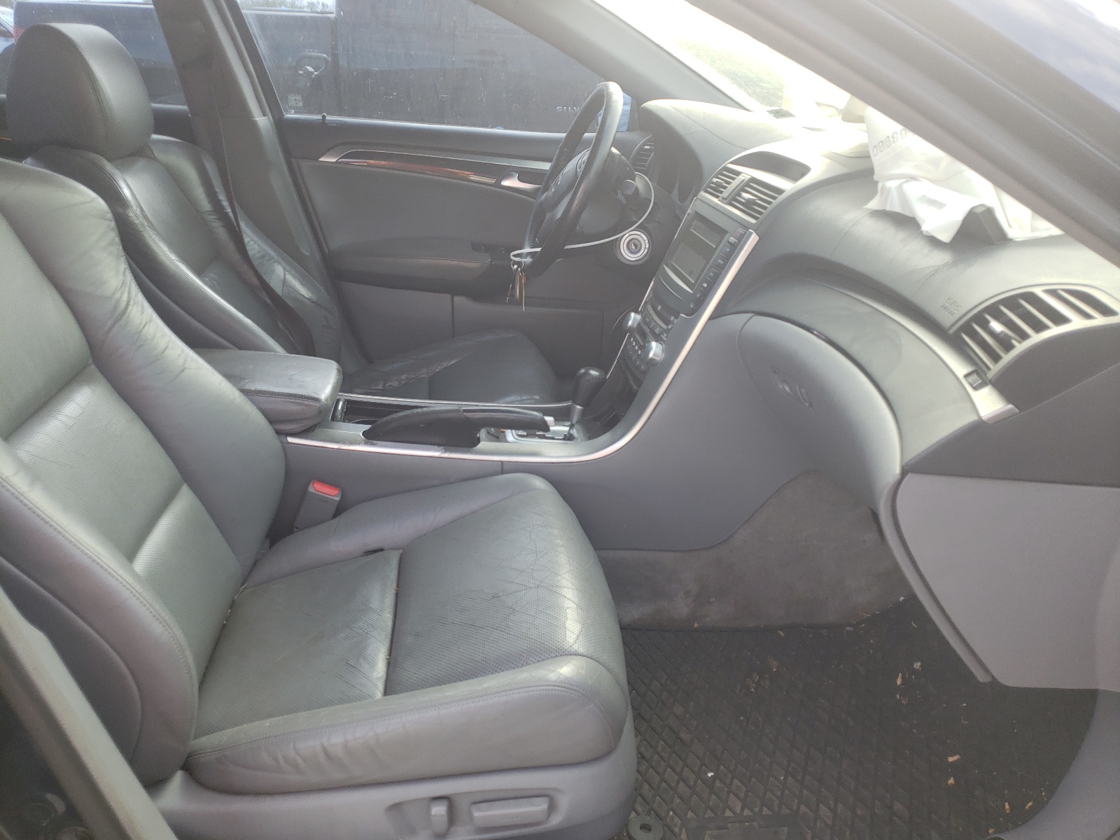 Photo 15 from auction – 2004 ACURA TL with VIN 19UUA66264A073739