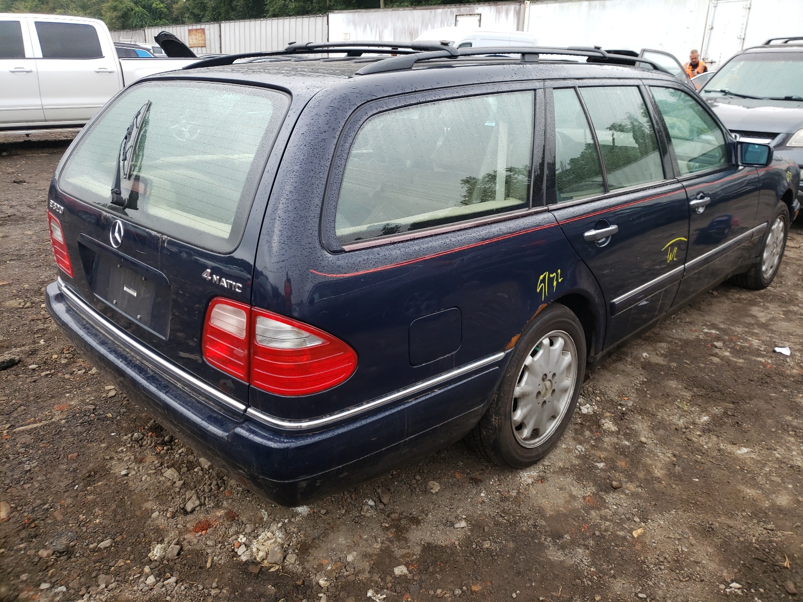 Photo 4 from auction – 1998 MERCEDES-BENZ E 320 4MAT with VIN WDBJH82F4WX012597