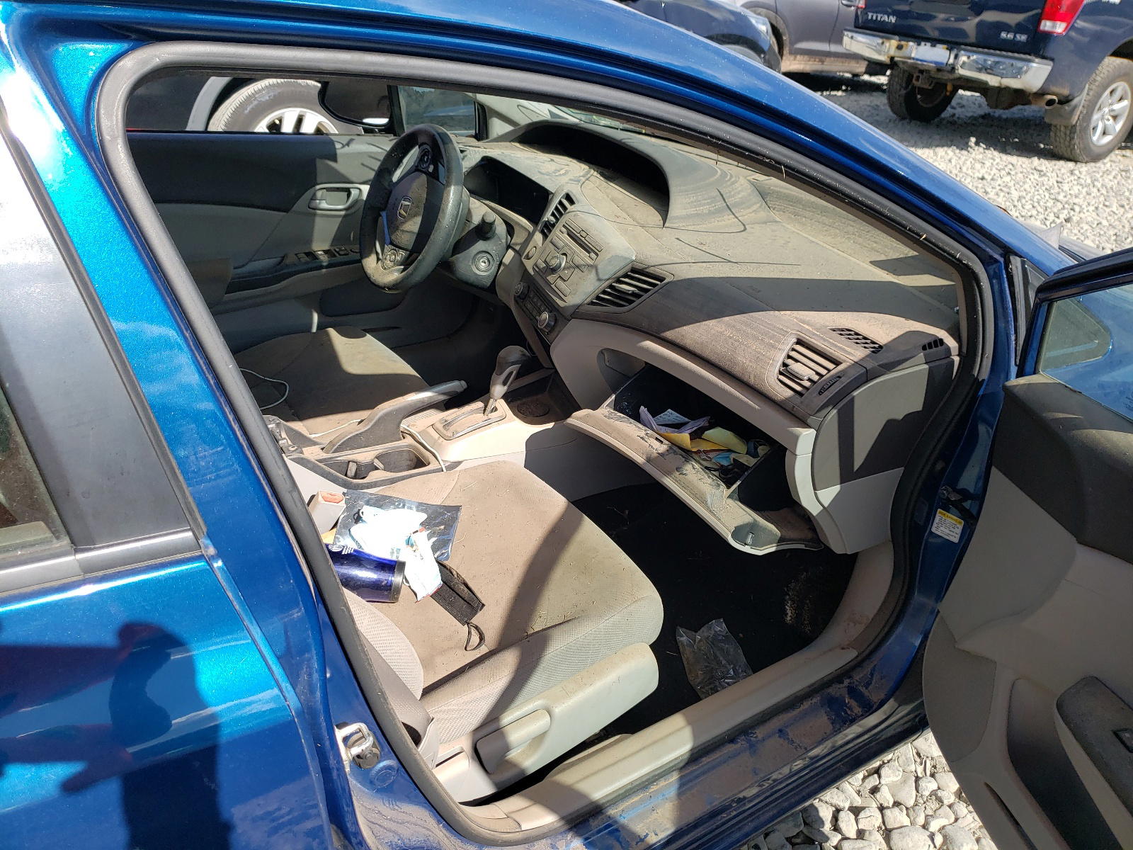 Photo 9 from auction – 2012 HONDA CIVIC LX with VIN 2HGFB2F51CH511642