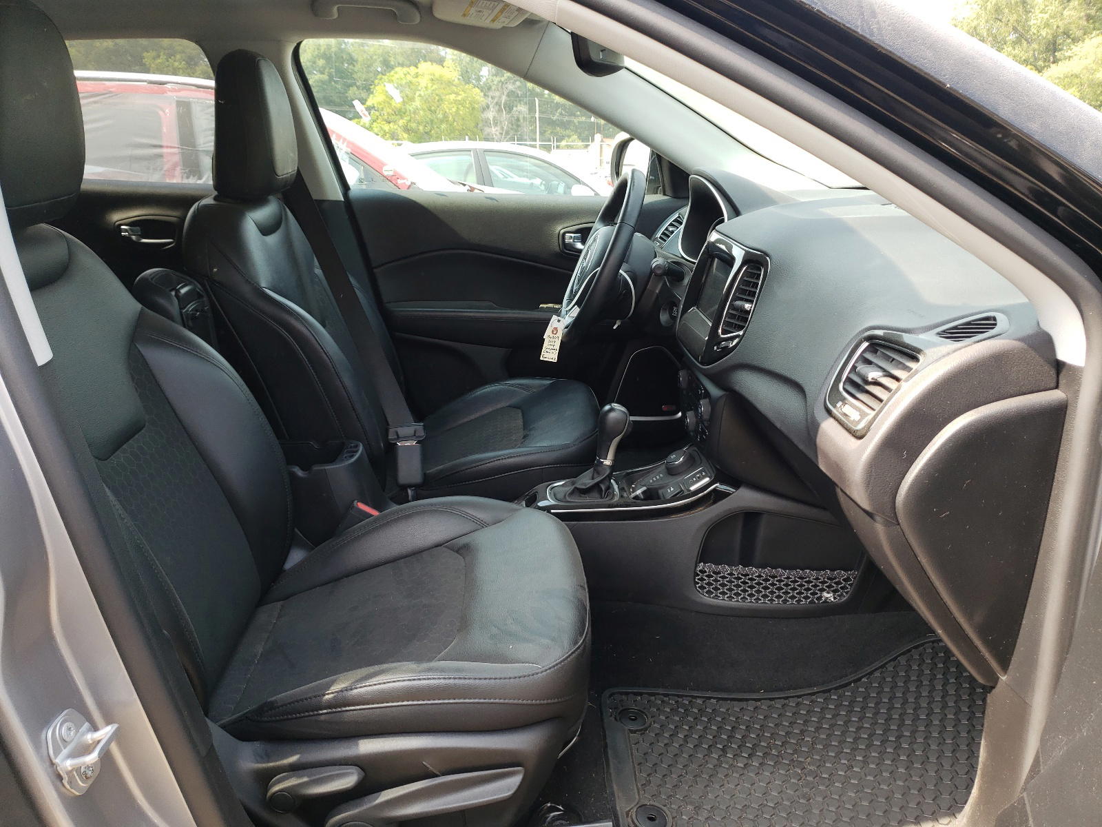 Photo 5 from auction – 2018 JEEP COMPASS LA with VIN 3C4NJDBB5JT399114