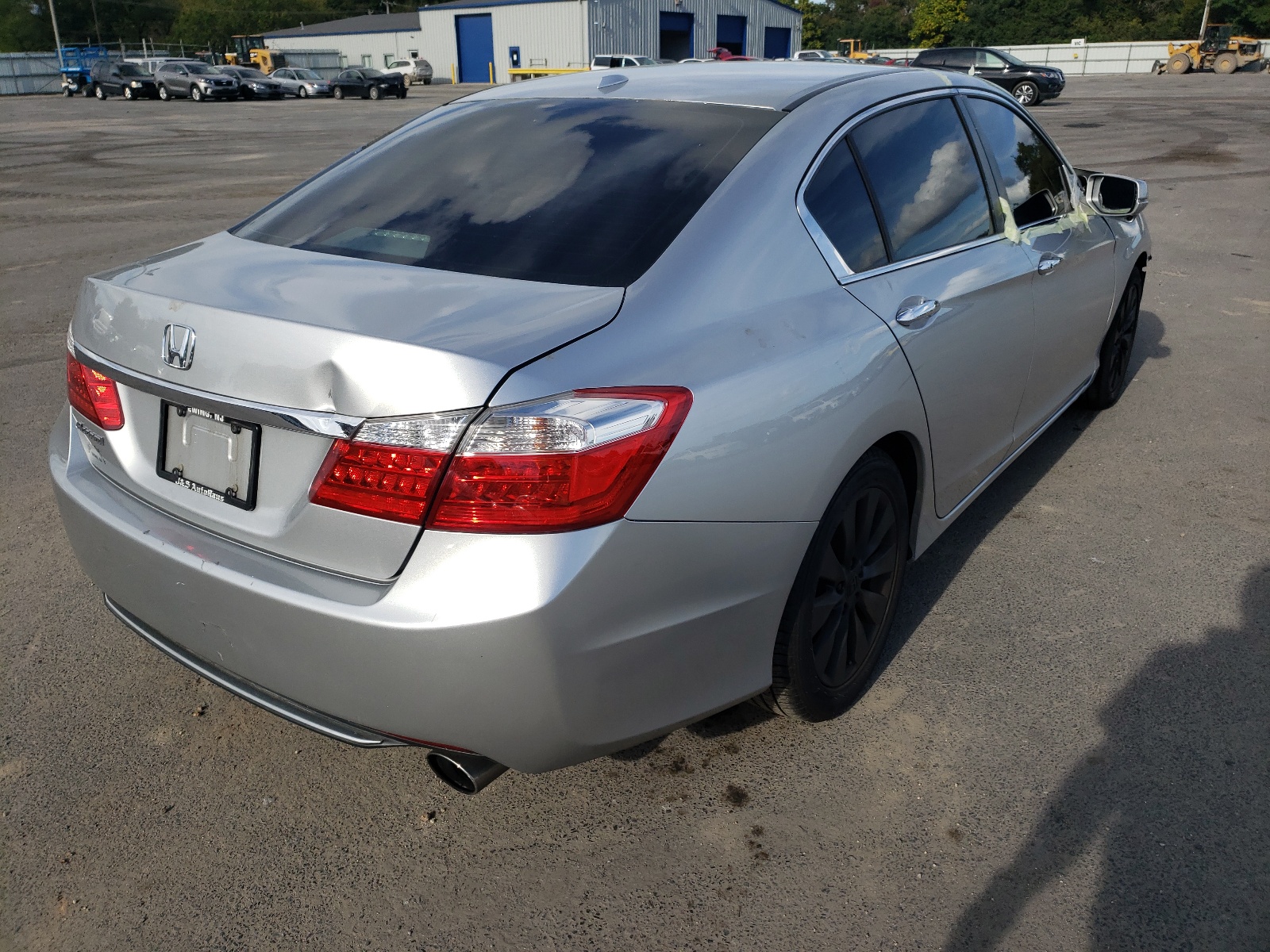 Photo 4 from auction – 2014 HONDA ACCORD EXL with VIN 1HGCR2F89EA170226