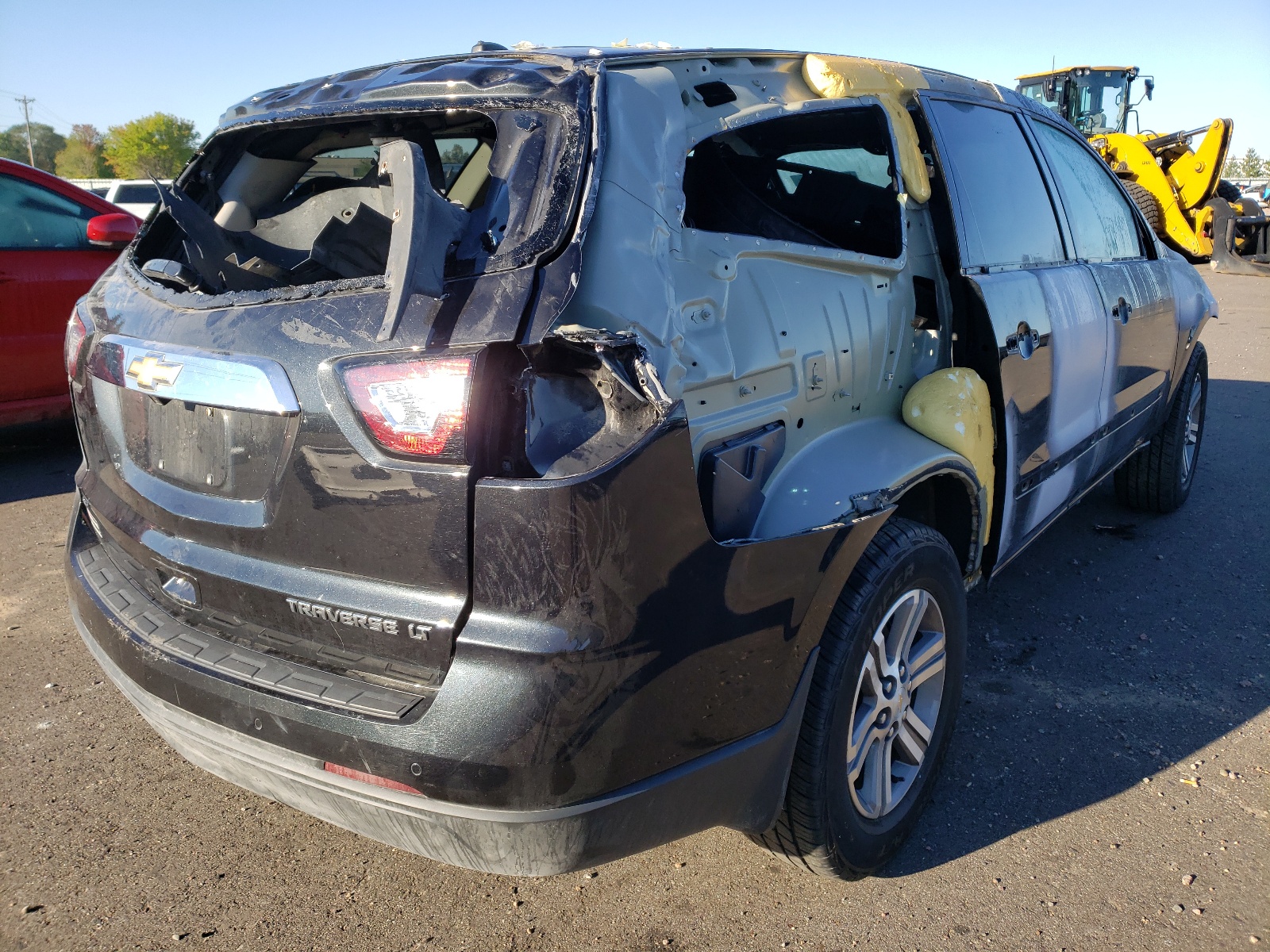 Photo 4 from auction – 2015 CHEVROLET TRAVERSE L with VIN 1GNKVHKD6FJ207723