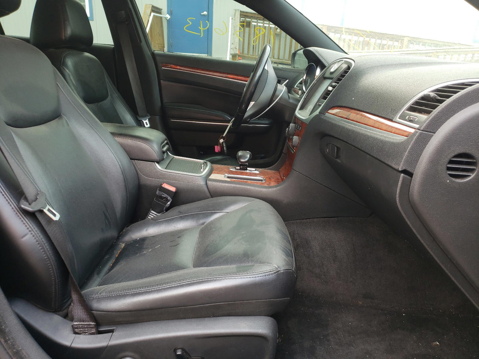 Photo 5 from auction – 2012 CHRYSLER 300 LIMITE with VIN 2C3CCACG3CH231448