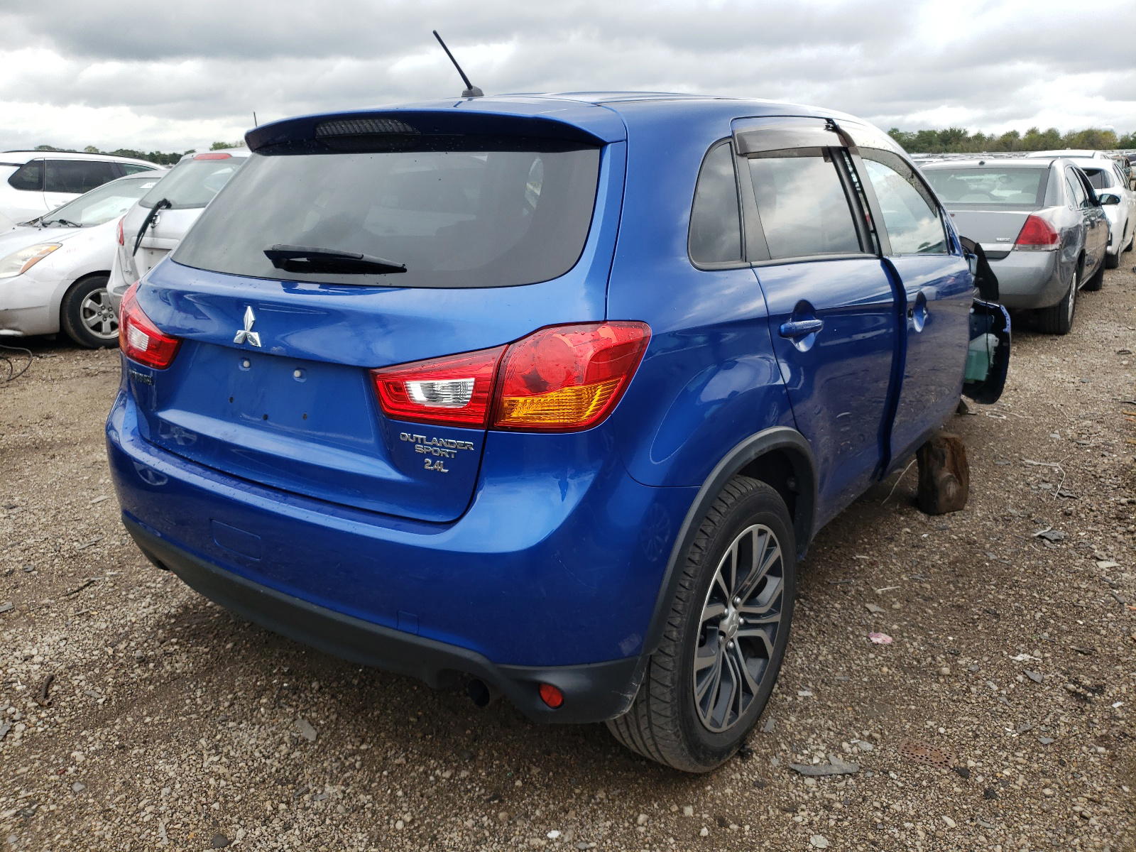 Photo 4 from auction – 2016 MITSUBISHI OUTLANDER with VIN JA4AP3AW7GZ044730