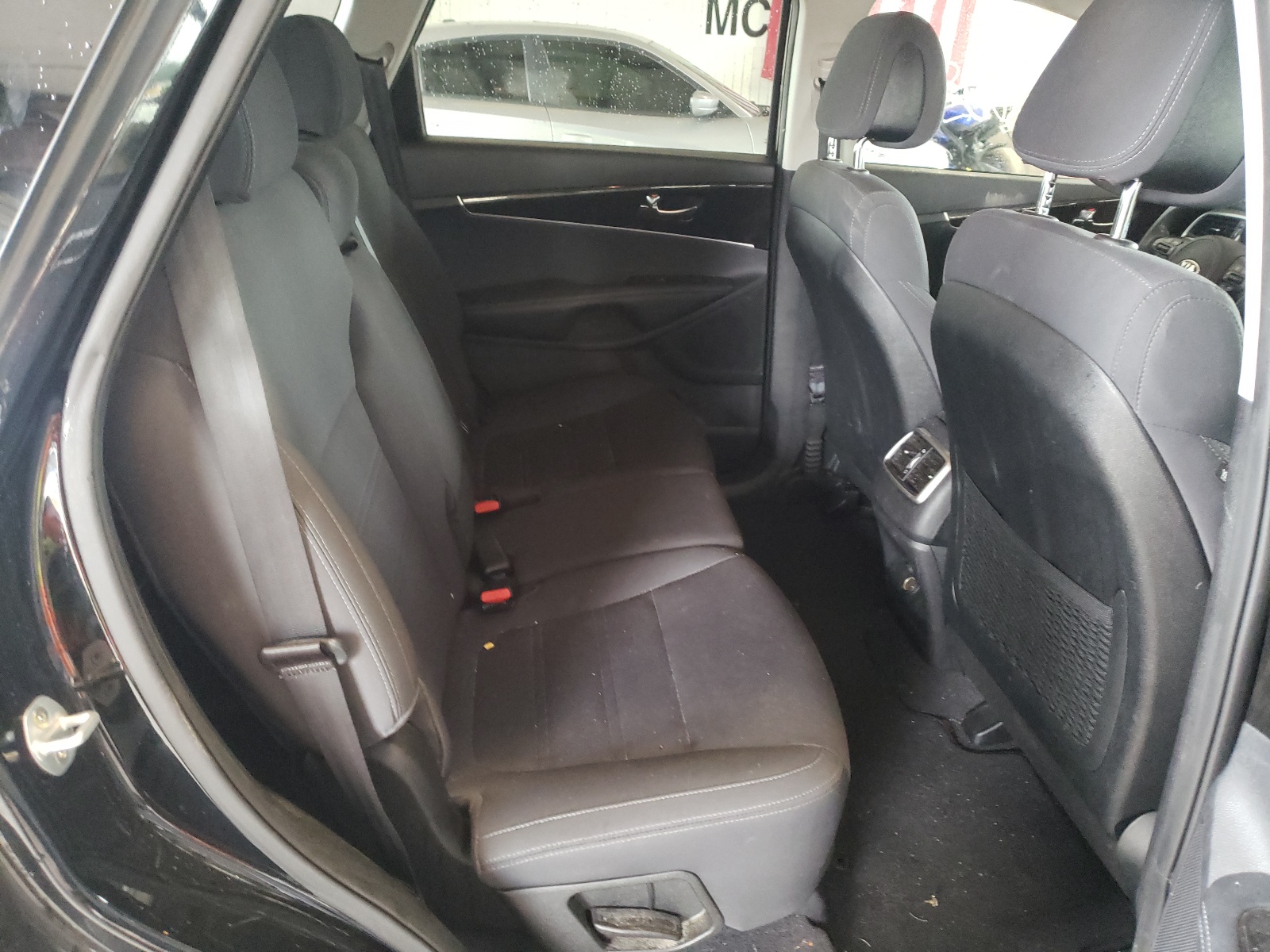 Photo 6 from auction – 2016 KIA SORENTO LX with VIN 5XYPG4A39GG124606