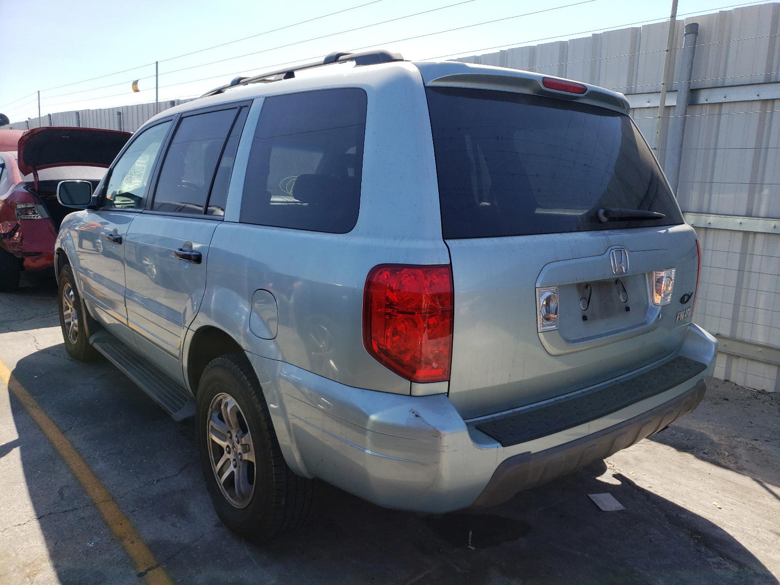 Photo 3 from auction – 2003 HONDA PILOT EXL with VIN 2HKYF18633H508597