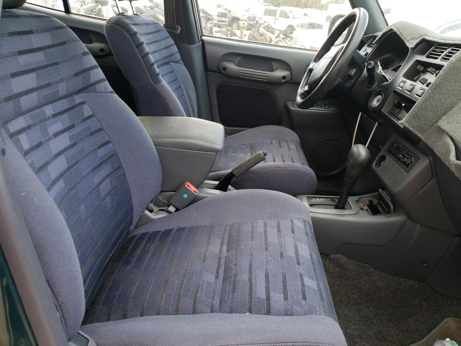 Photo 5 from auction – 1997 TOYOTA RAV4 with VIN JT3GP10VXV7021629