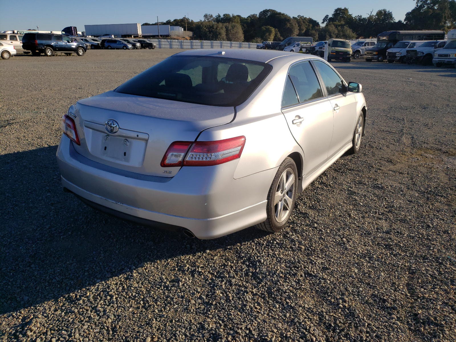 Photo 4 from auction – 2011 TOYOTA CAMRY BASE with VIN 4T1BF3EK6BU736015