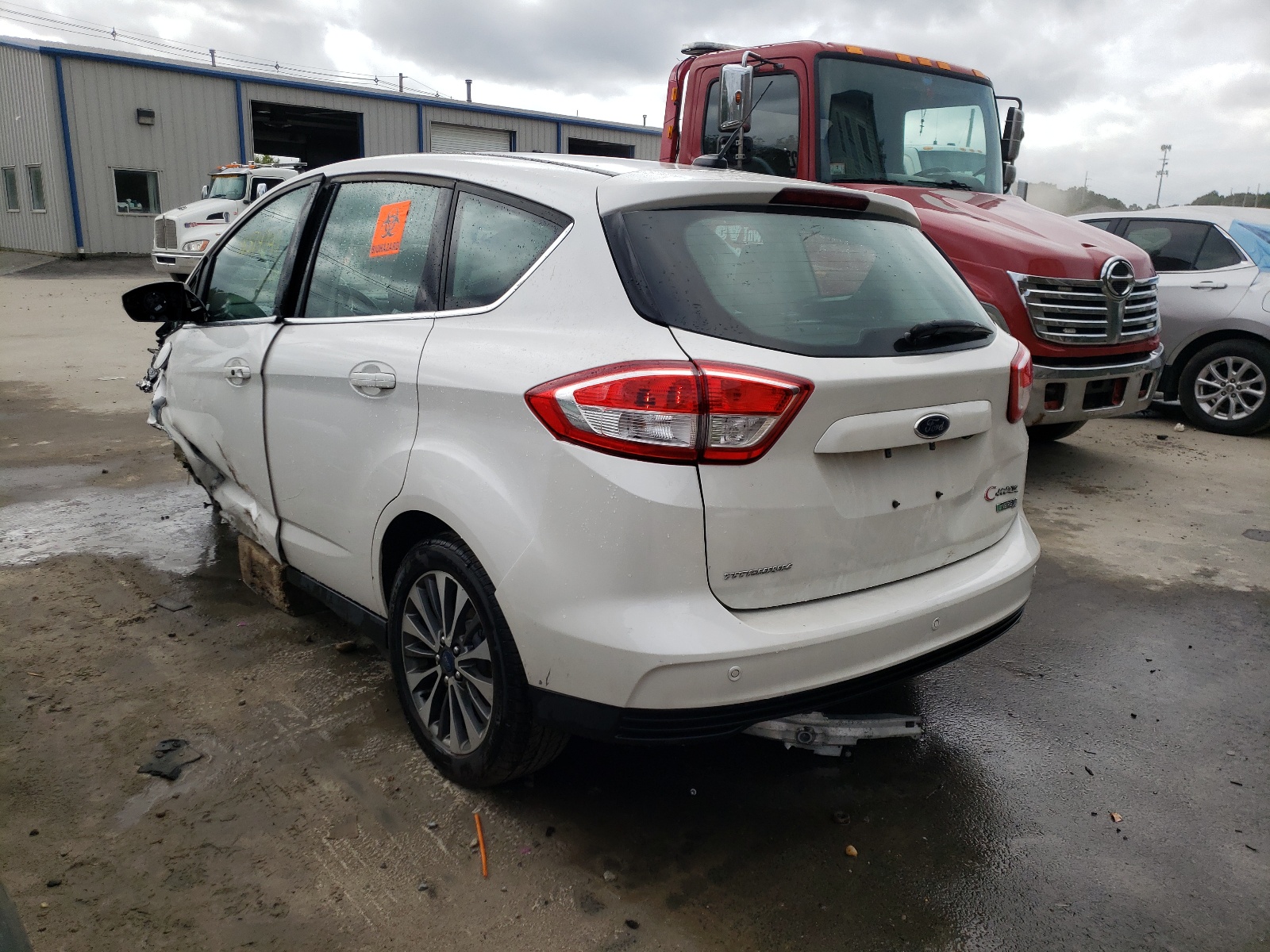 Photo 3 from auction – 2017 FORD C-MAX TITA with VIN 1FADP5FU8HL107382