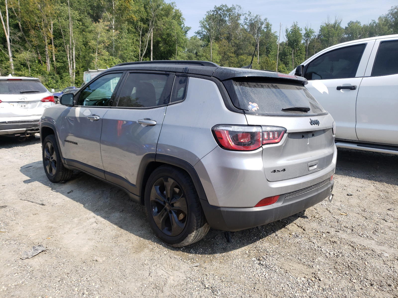 Photo 3 from auction – 2018 JEEP COMPASS LA with VIN 3C4NJDBB5JT399114