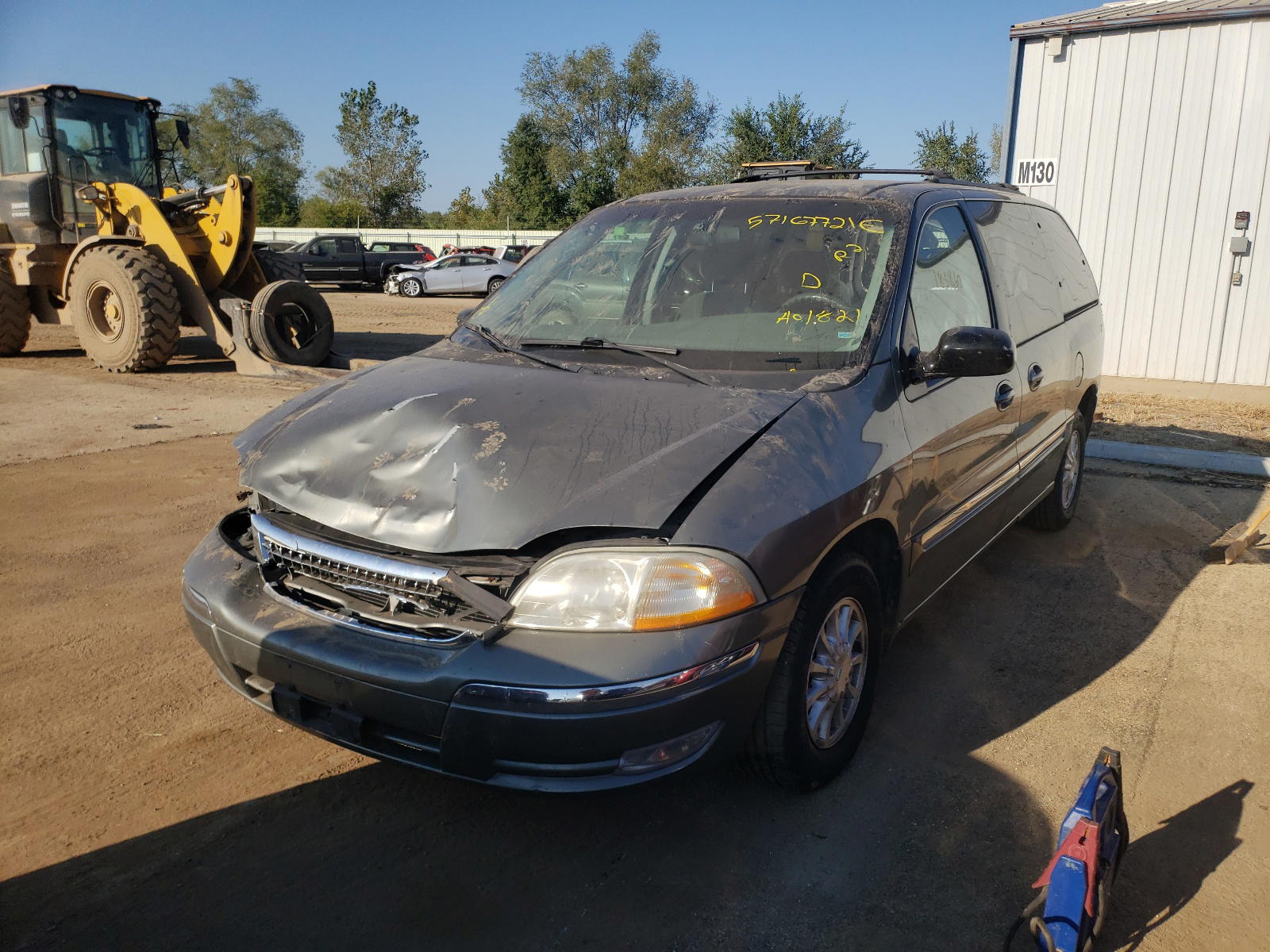Photo 2 from auction – 2000 FORD WINDSTAR S with VIN 2FMZA5240YBA01821