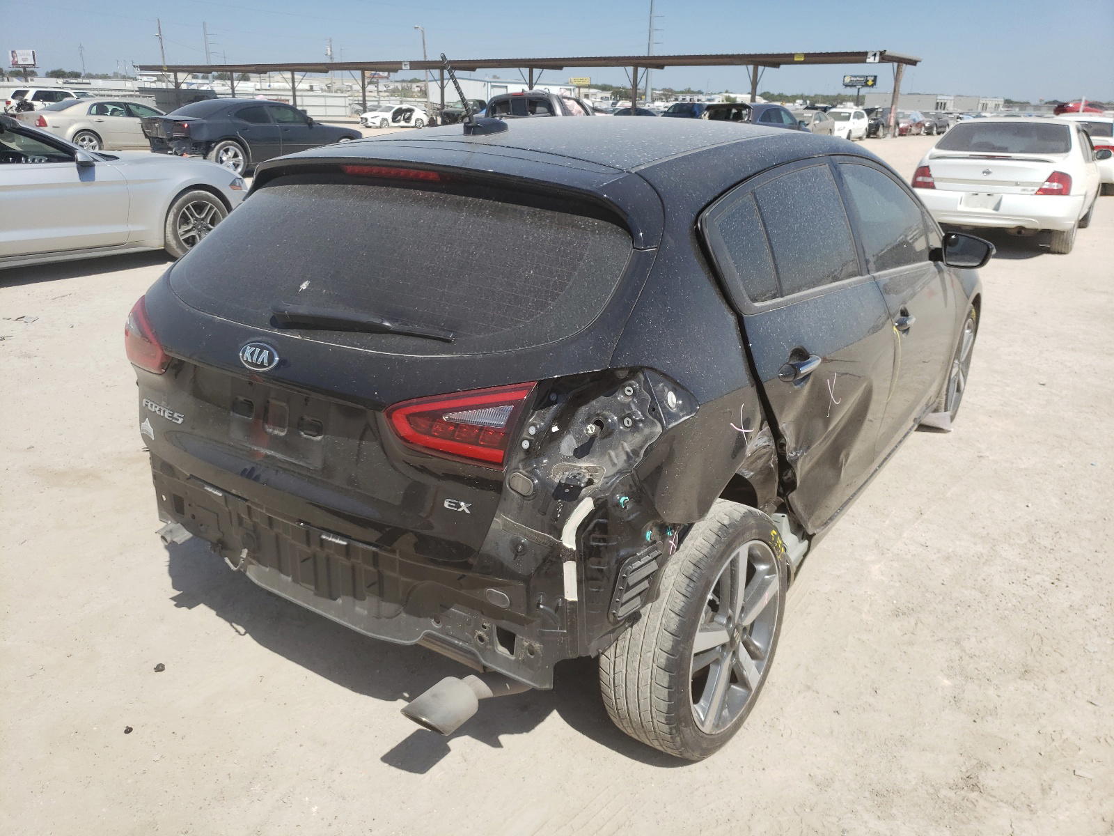 Photo 4 from auction – 2017 KIA FORTE EX with VIN KNAFX5A80H5687936