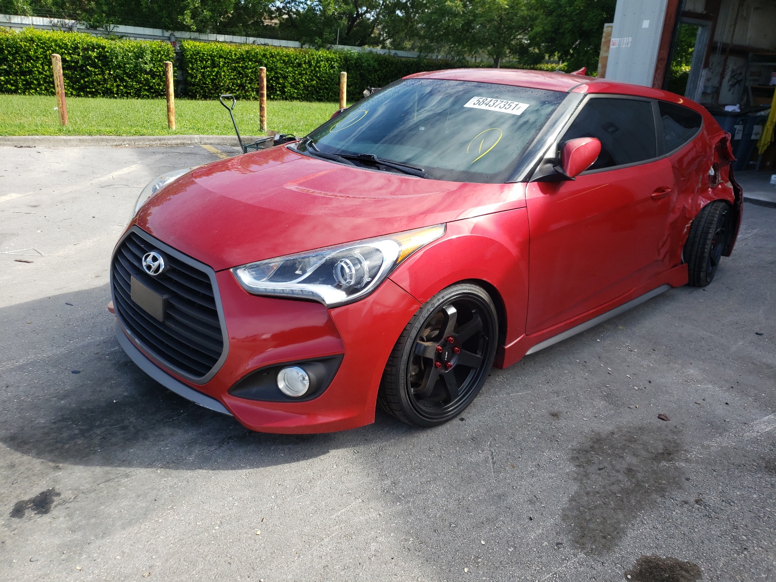 Photo 2 from auction – 2016 HYUNDAI VELOSTER T with VIN KMHTC6AE0GU293057