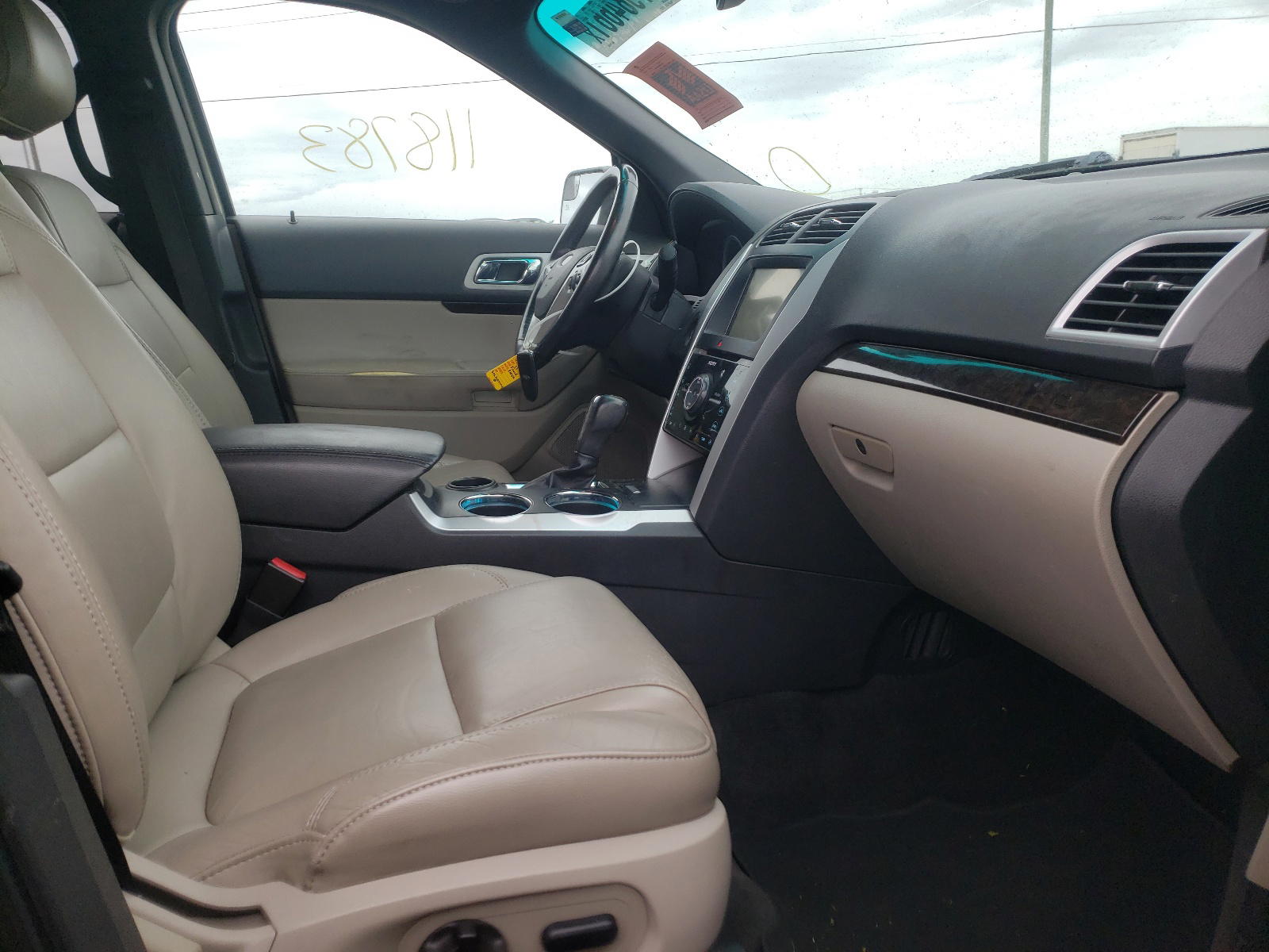 Photo 5 from auction – 2011 FORD EXPLORER L with VIN 1FMHK7F83BGA18954