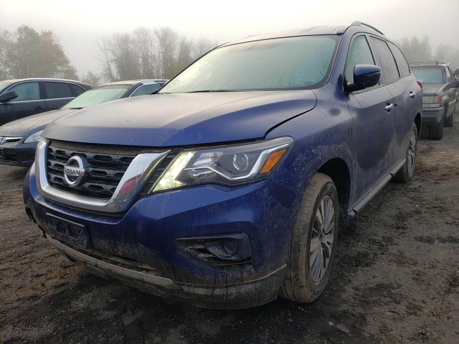 Photo 2 from auction – 2017 NISSAN PATHFINDER with VIN 5N1DR2MM9HC698971