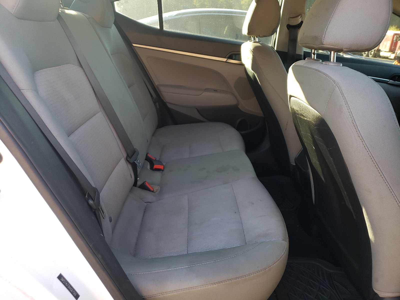 Photo 6 from auction – 2017 HYUNDAI ELANTRA SE with VIN 5NPD74LF0HH067569