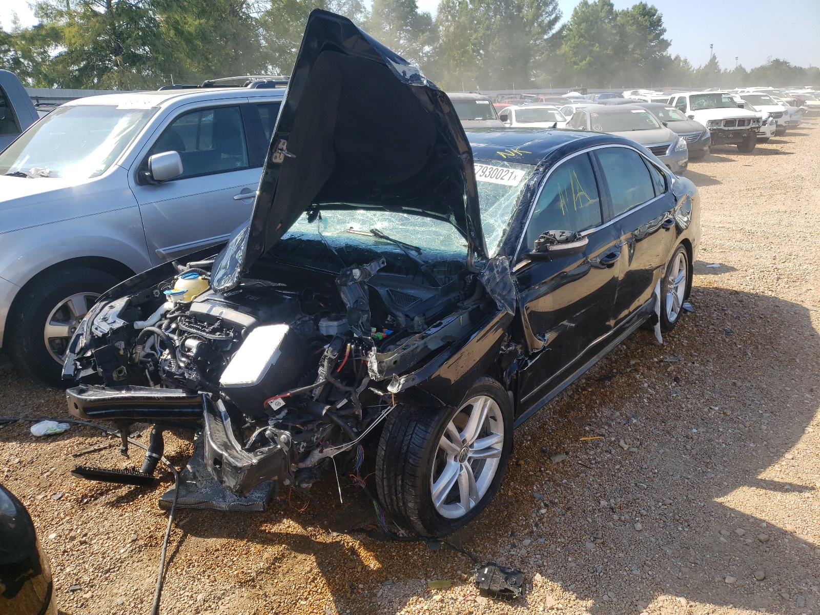 Photo 2 from auction – 2015 VOLKSWAGEN PASSAT SEL with VIN 1VWCT7A38FC035394
