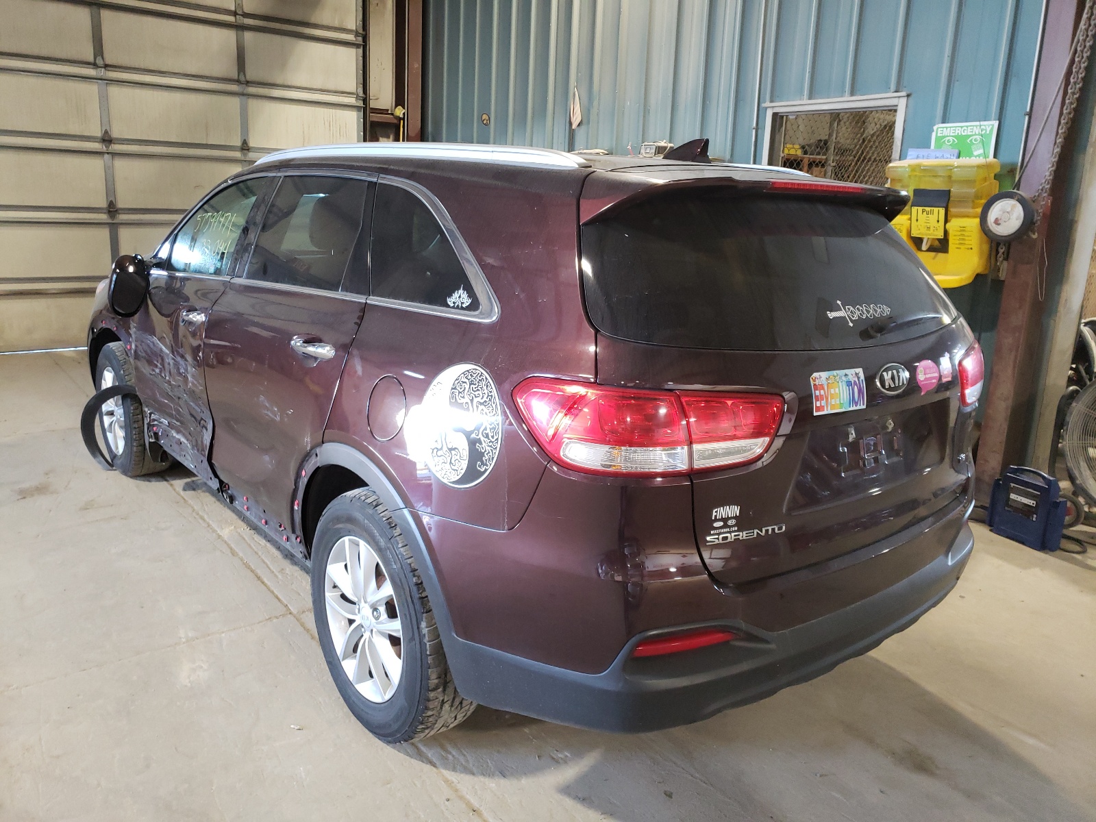 Photo 3 from auction – 2016 KIA SORENTO LX with VIN 5XYPGDA55GG034807