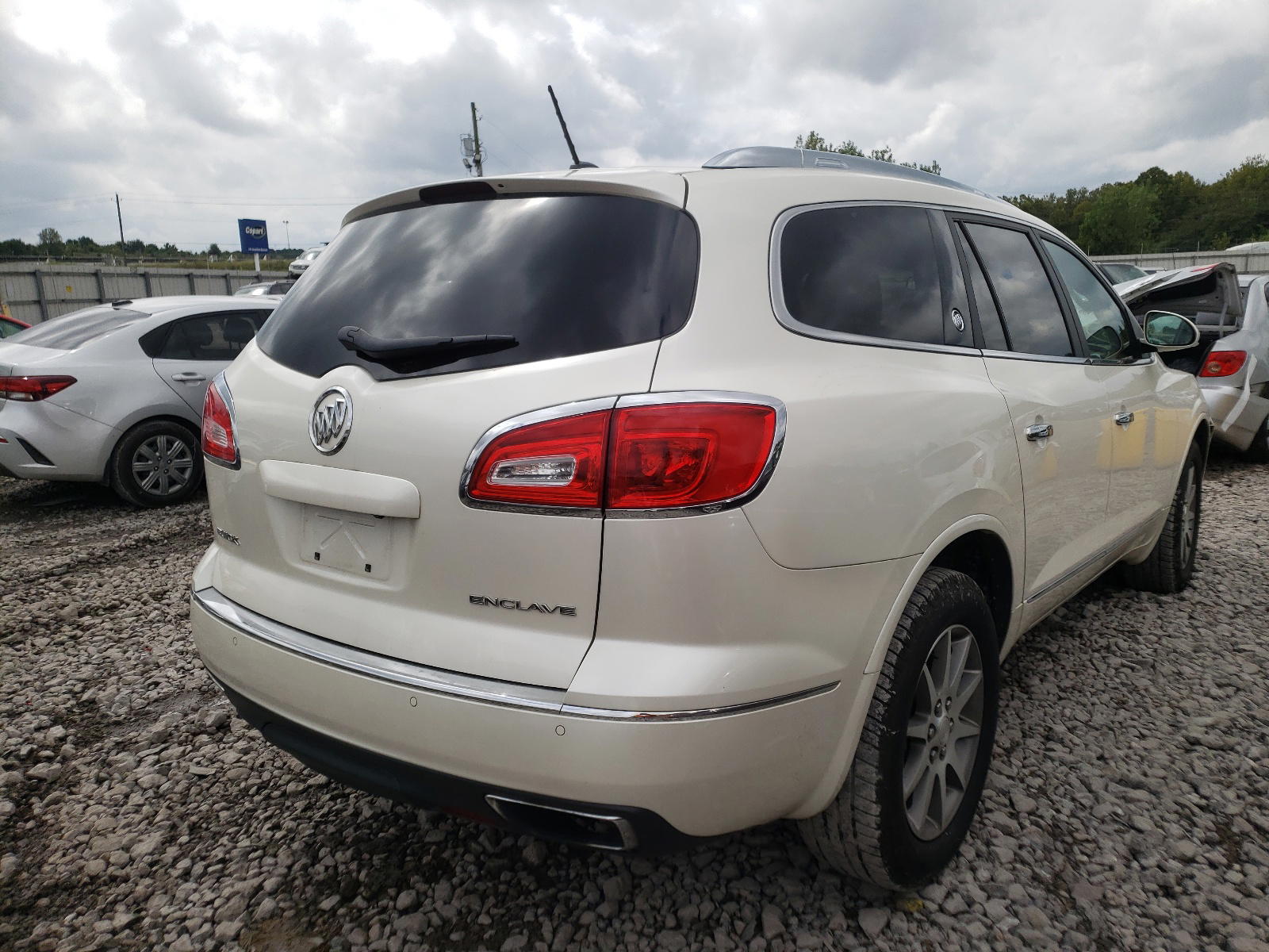Photo 4 from auction – 2015 BUICK ENCLAVE with VIN 5GAKRBKD0FJ255732