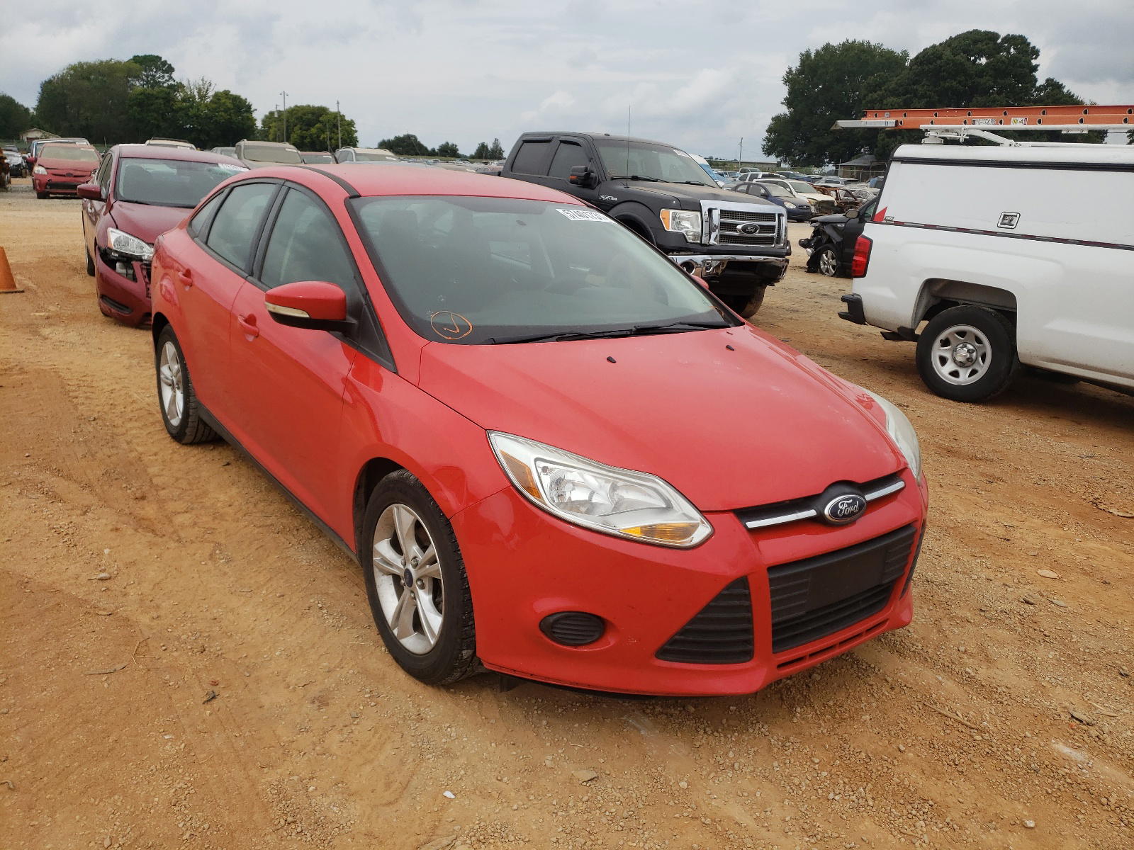 FORD FOCUS SE 2014 with VIN 1FADP3F24EL361637 - Photo from auction