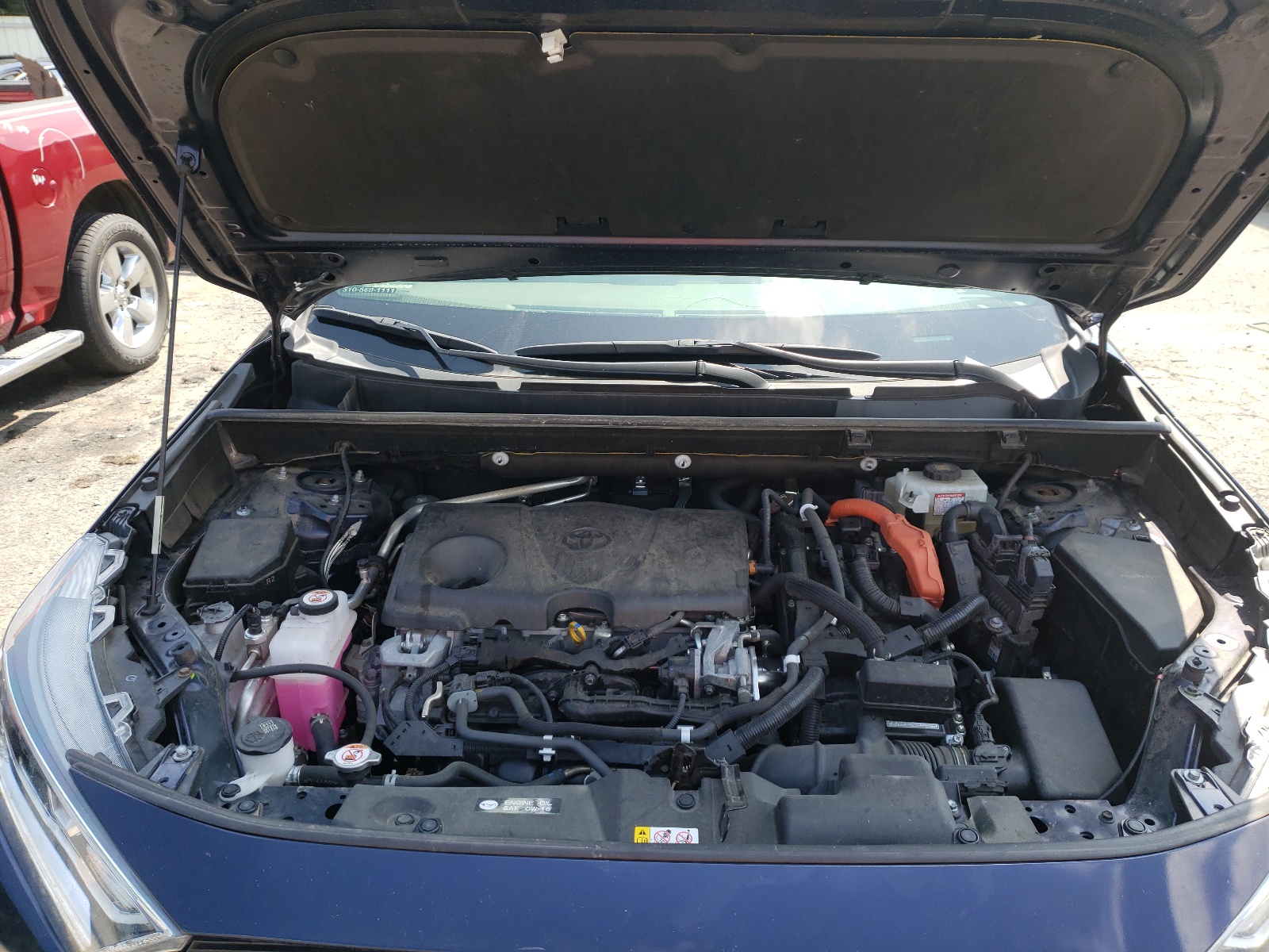 Photo 7 from auction – 2020 TOYOTA RAV4 XSE with VIN JTMEWRFV2LJ037979