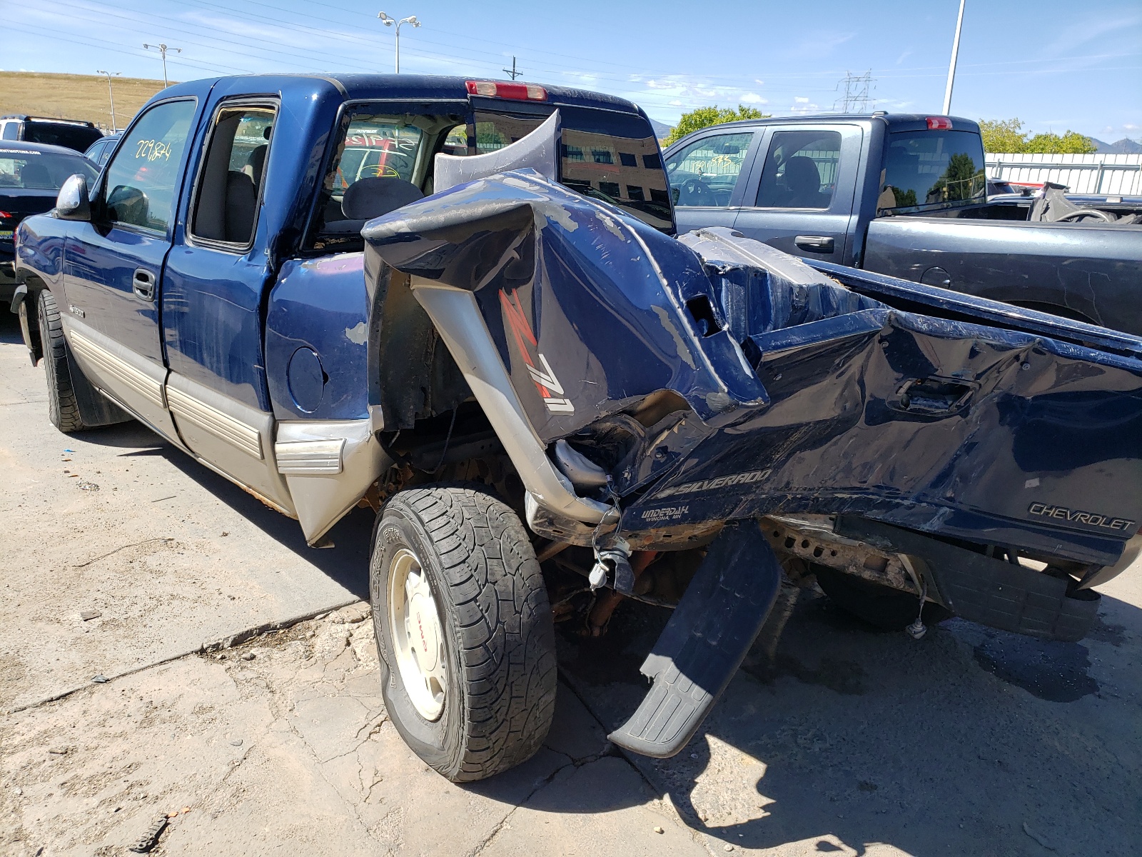 Photo 3 from auction – 2000 CHEVROLET SILVERADO with VIN 2GCEK19TXY1127521