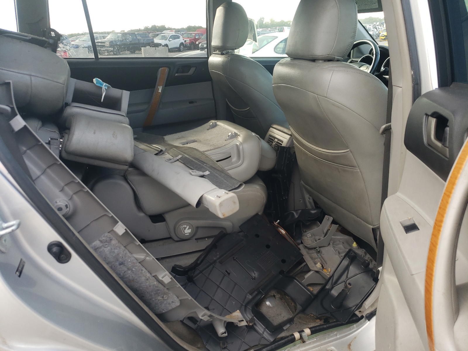 Photo 6 from auction – 2008 TOYOTA HIGHLANDER with VIN JTEEW41A582003409