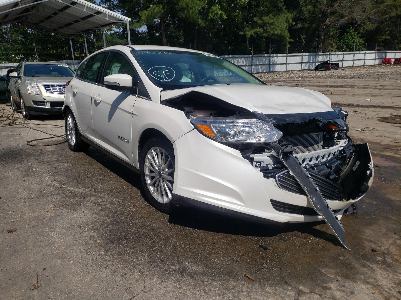 FORD FOCUS BEV 2014 with VIN 1FADP3R4XEL353300 - Photo from auction