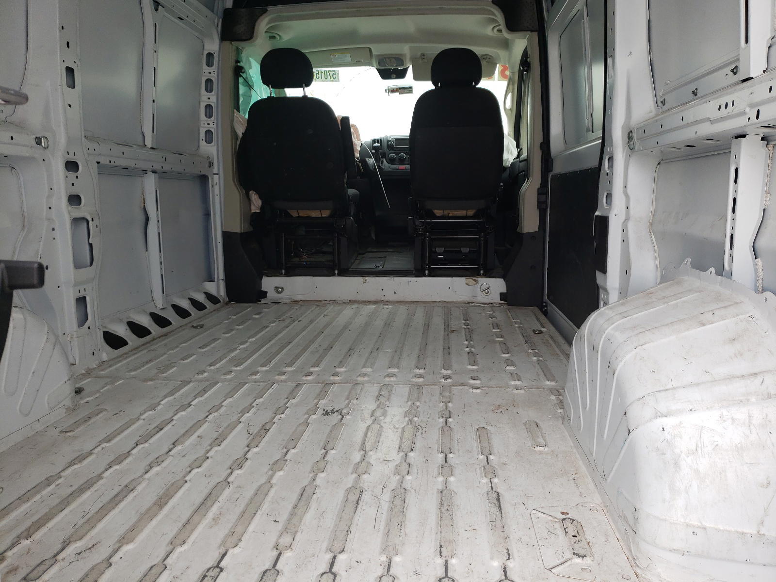 Photo 6 from auction – 2020 RAM PROMASTER with VIN 3C6TRVBG2LE103448
