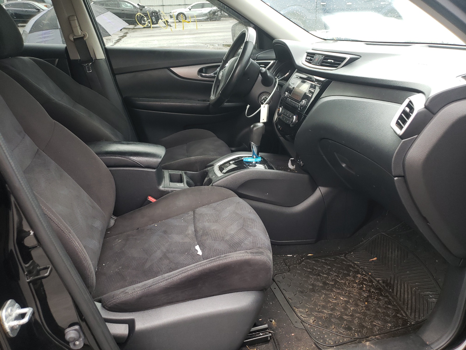 Photo 5 from auction – 2015 NISSAN ROGUE S with VIN KNMAT2MV3FP526491