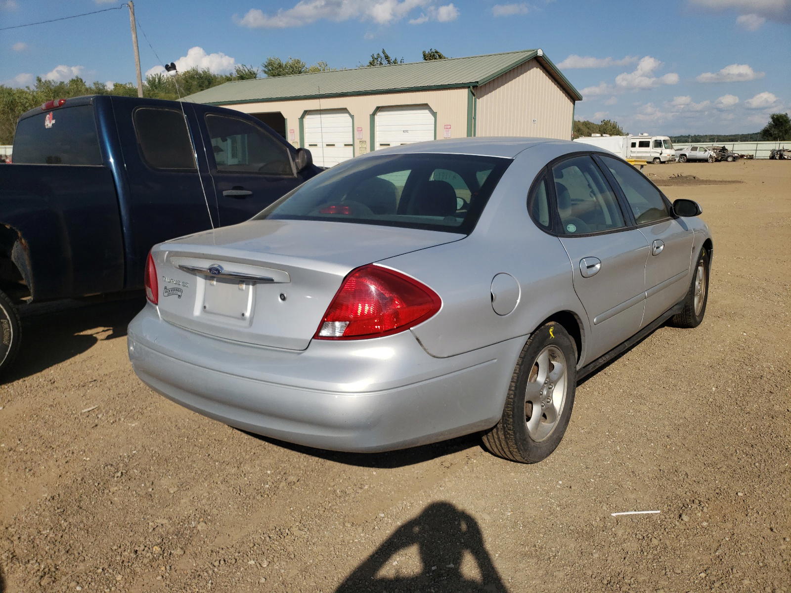 Photo 4 from auction – 2000 FORD TAURUS SES with VIN 1FAFP55S5YA182061