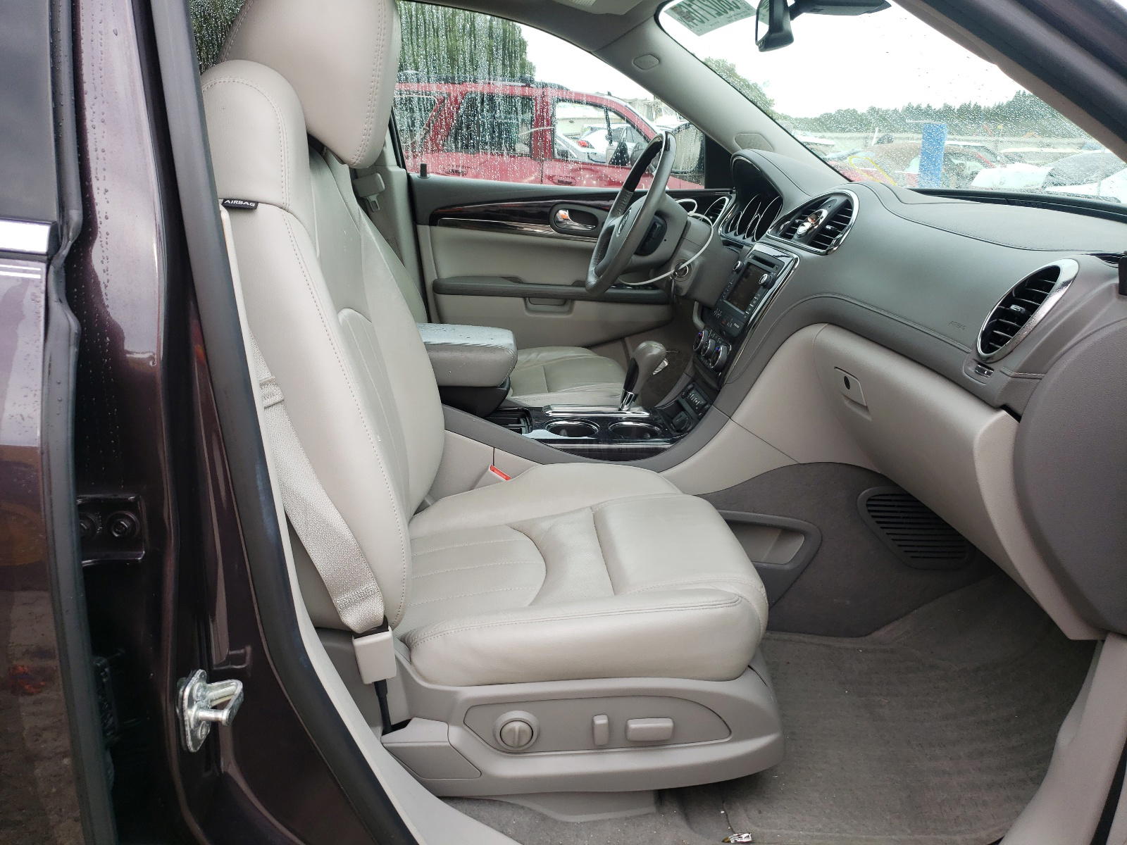 Photo 5 from auction – 2016 BUICK ENCLAVE with VIN 5GAKRCKDXGJ140613
