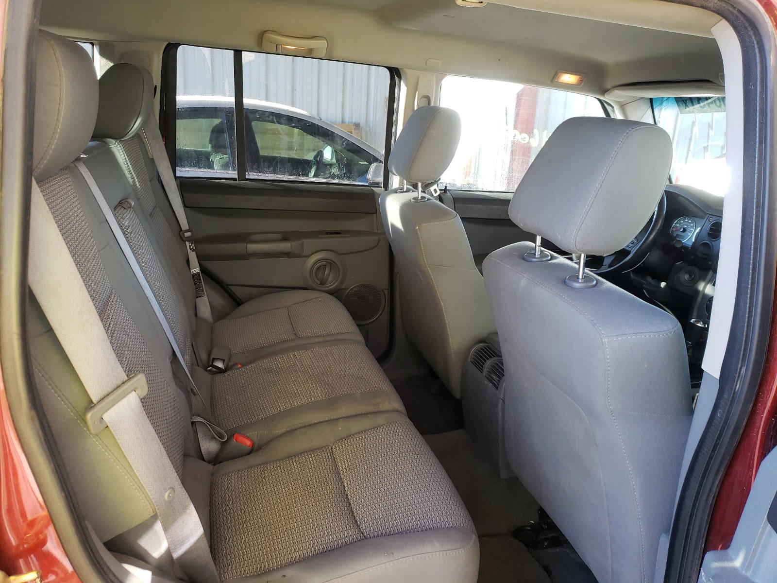 Photo 6 from auction – 2007 JEEP COMMANDER with VIN 1J8HG48KX7C611697