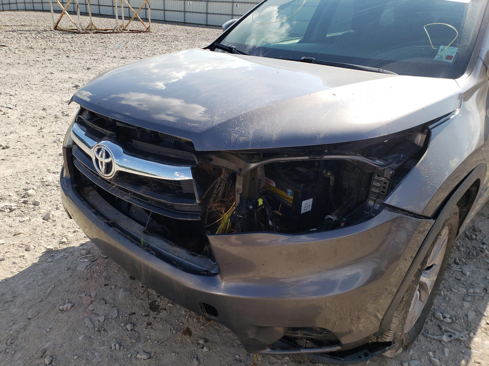 Photo 9 from auction – 2015 TOYOTA HIGHLANDER with VIN 5TDKKRFH0FS091412