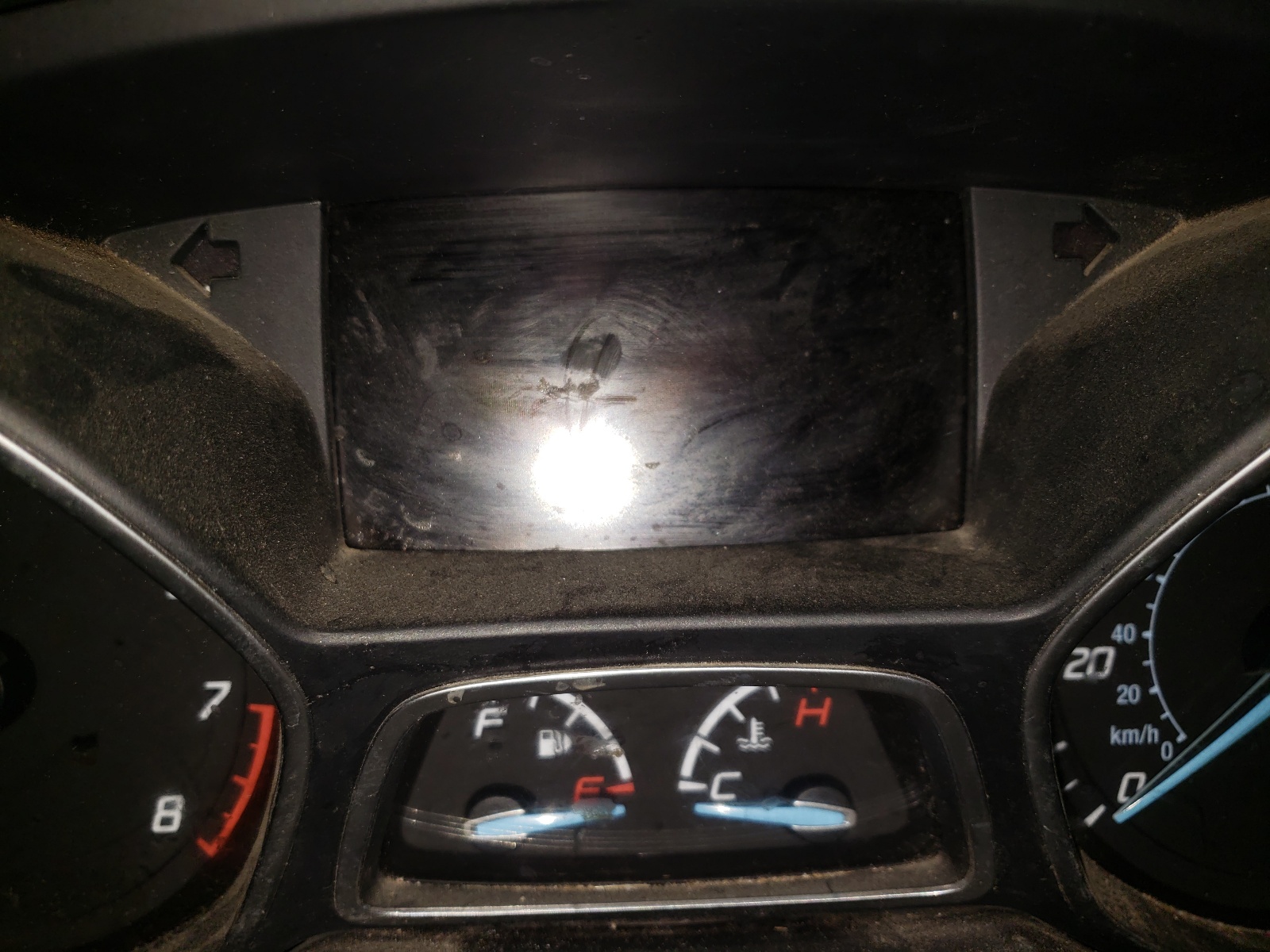 Zdjęcie 8 z aukcji – 2015 FORD ESCAPE TIT z VIN 1FMCU9J95FUB32140