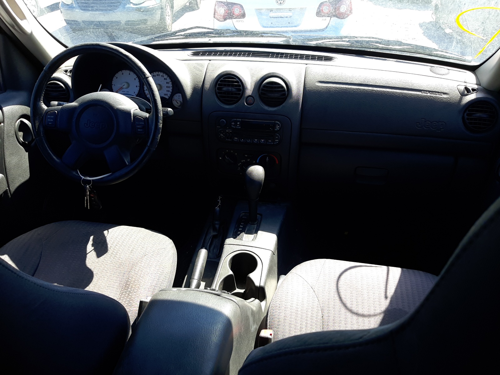 Photo 9 from auction – 2003 JEEP LIBERTY SP with VIN 1J4GL48K83W661922