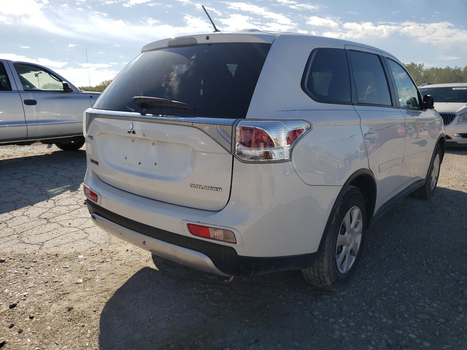 Photo 4 from auction – 2015 MITSUBISHI OUTLANDER with VIN JA4AD2A3XFZ011745