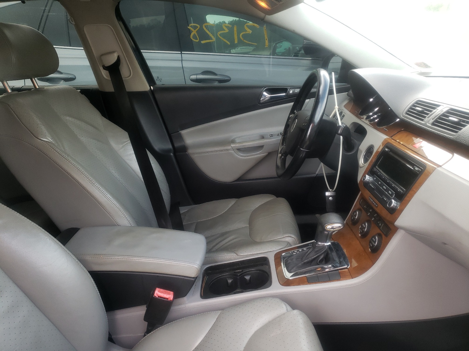 Photo 5 from auction – 2007 VOLKSWAGEN PASSAT 3.6 with VIN WVWVU73CX7E002604