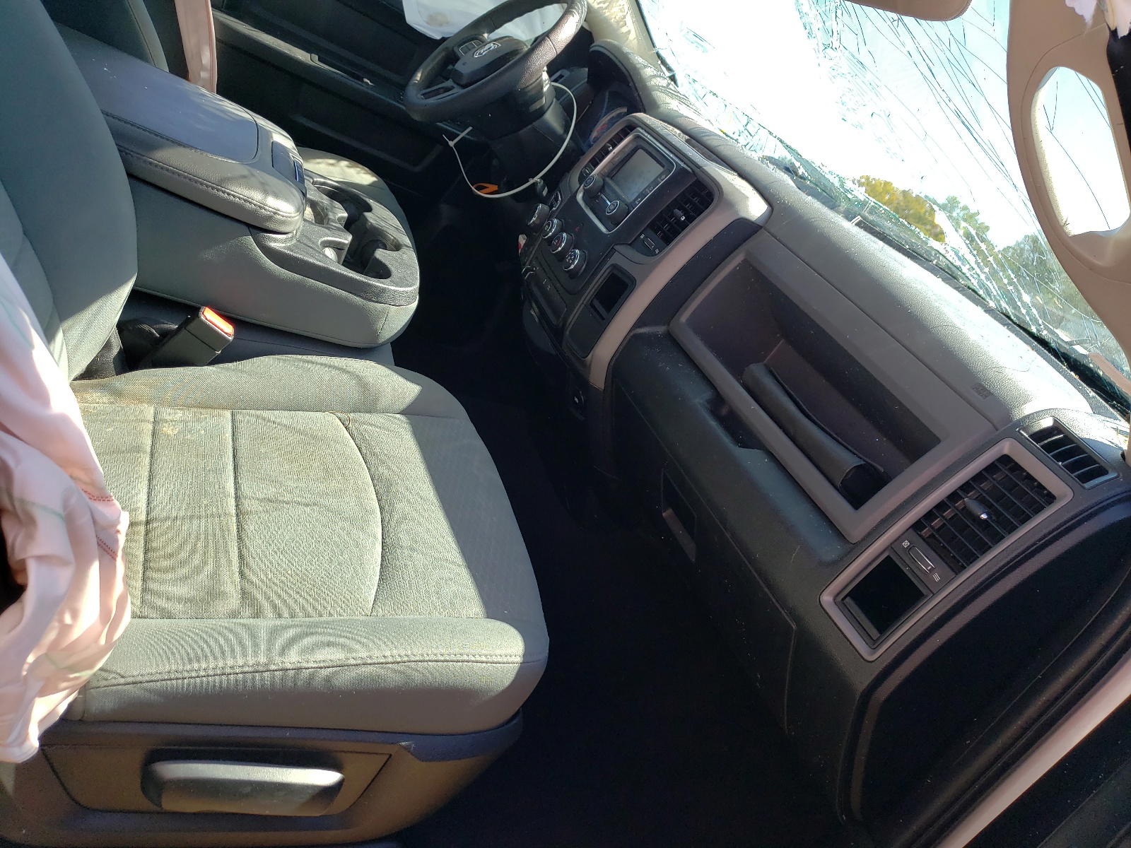 Photo 5 from auction – 2018 RAM 1500 ST with VIN 1C6RR7FT5JS308284
