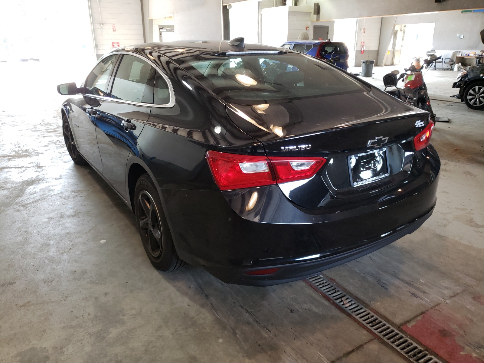 Photo 3 from auction – 2018 CHEVROLET MALIBU LS with VIN 1G1ZB5ST9JF171911