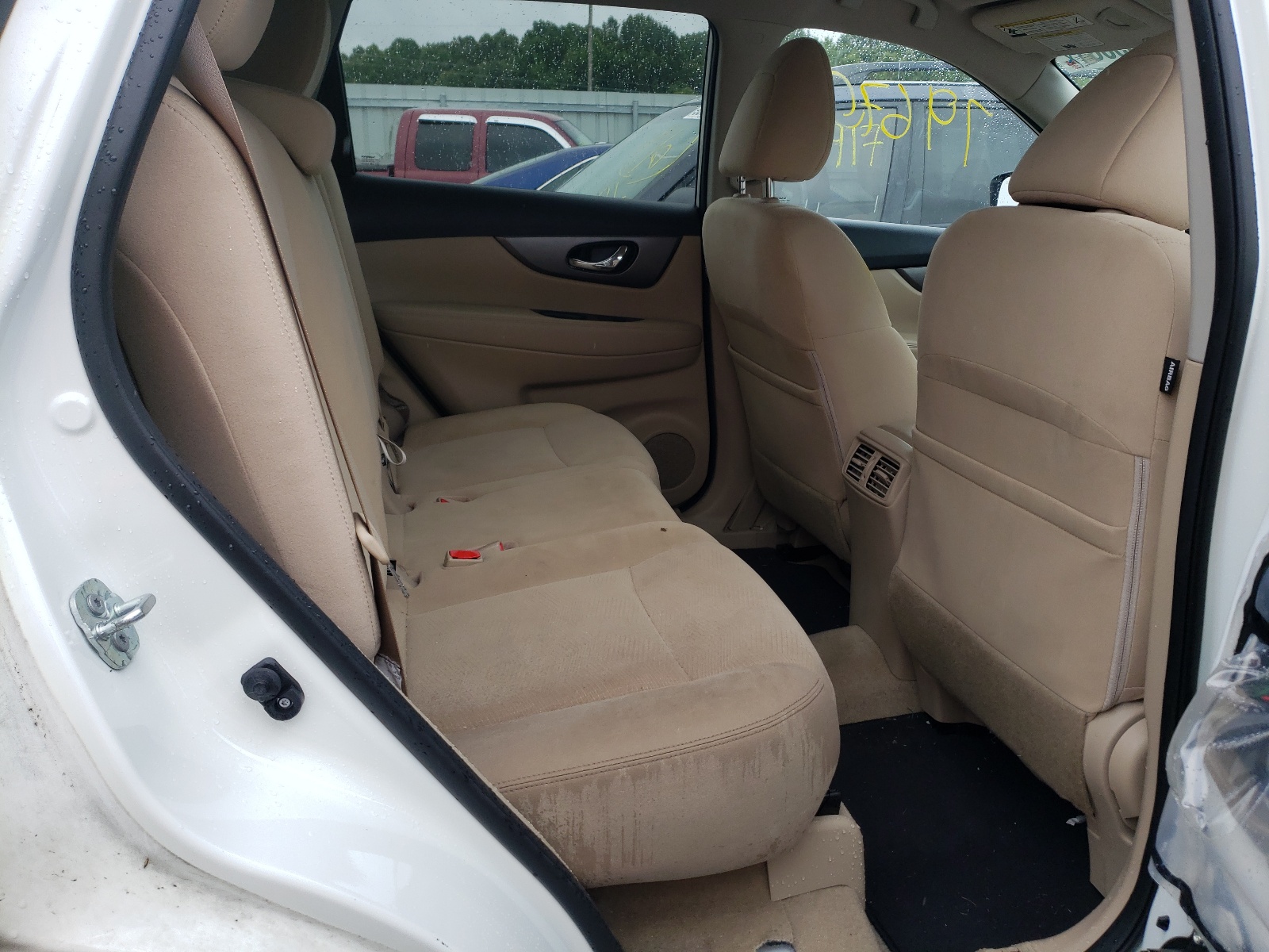 Photo 6 from auction – 2015 NISSAN ROGUE S with VIN KNMAT2MV8FP582958