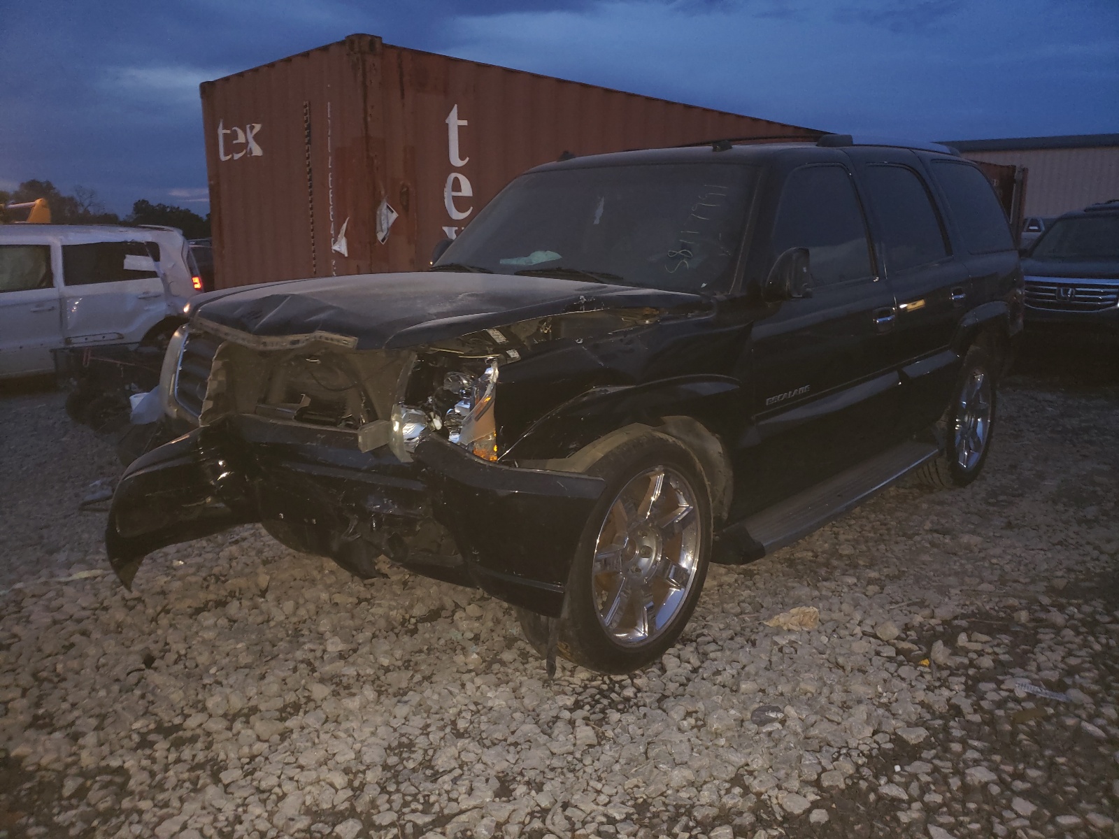 Photo 2 from auction – 2003 CADILLAC ESCALADE with VIN 1GYEK63N13R217383