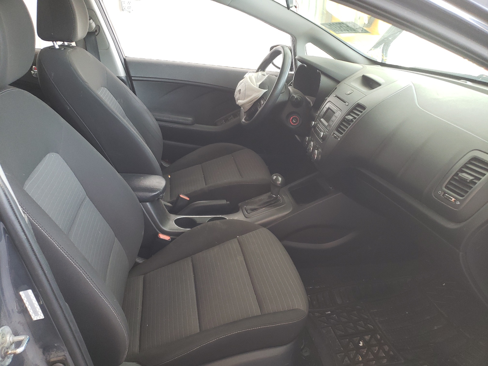 Zdjęcie 5 z aukcji – 2015 KIA FORTE LX z VIN KNAFX4A60F5332920
