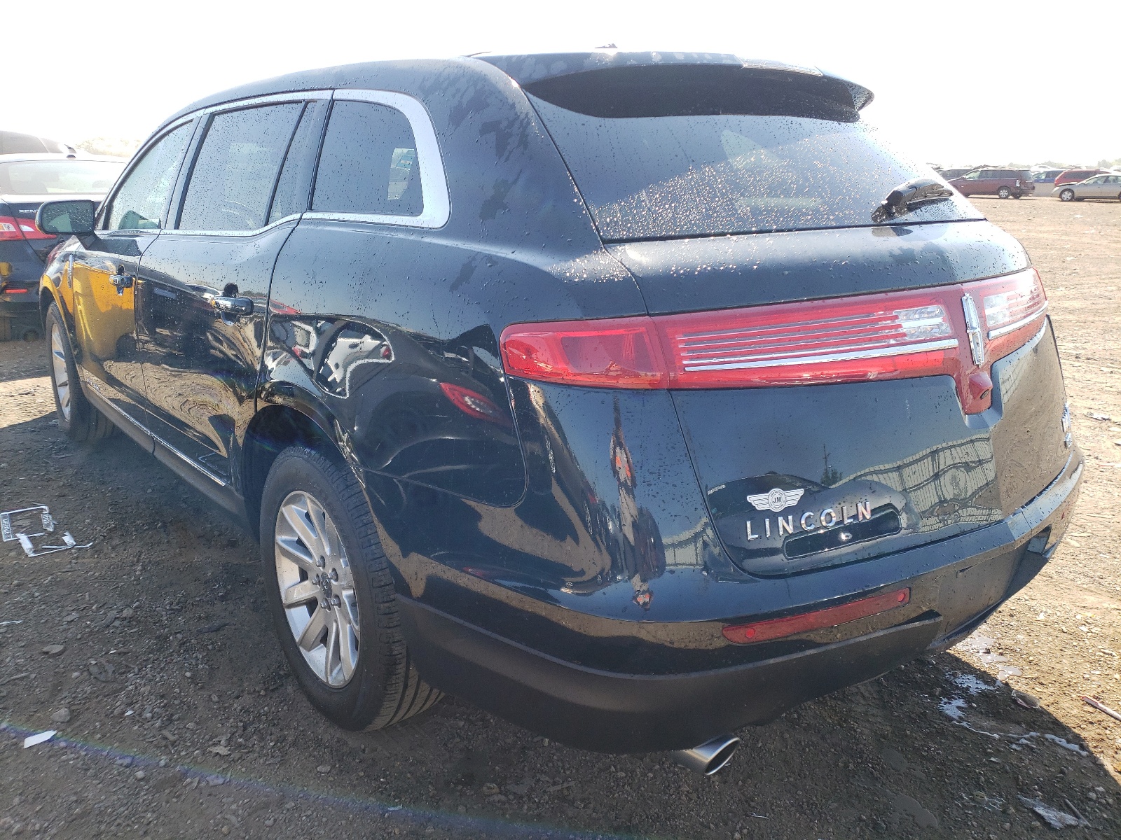 Photo 3 from auction – 2015 LINCOLN MKT with VIN 2LMHJ5NK8FBL04160