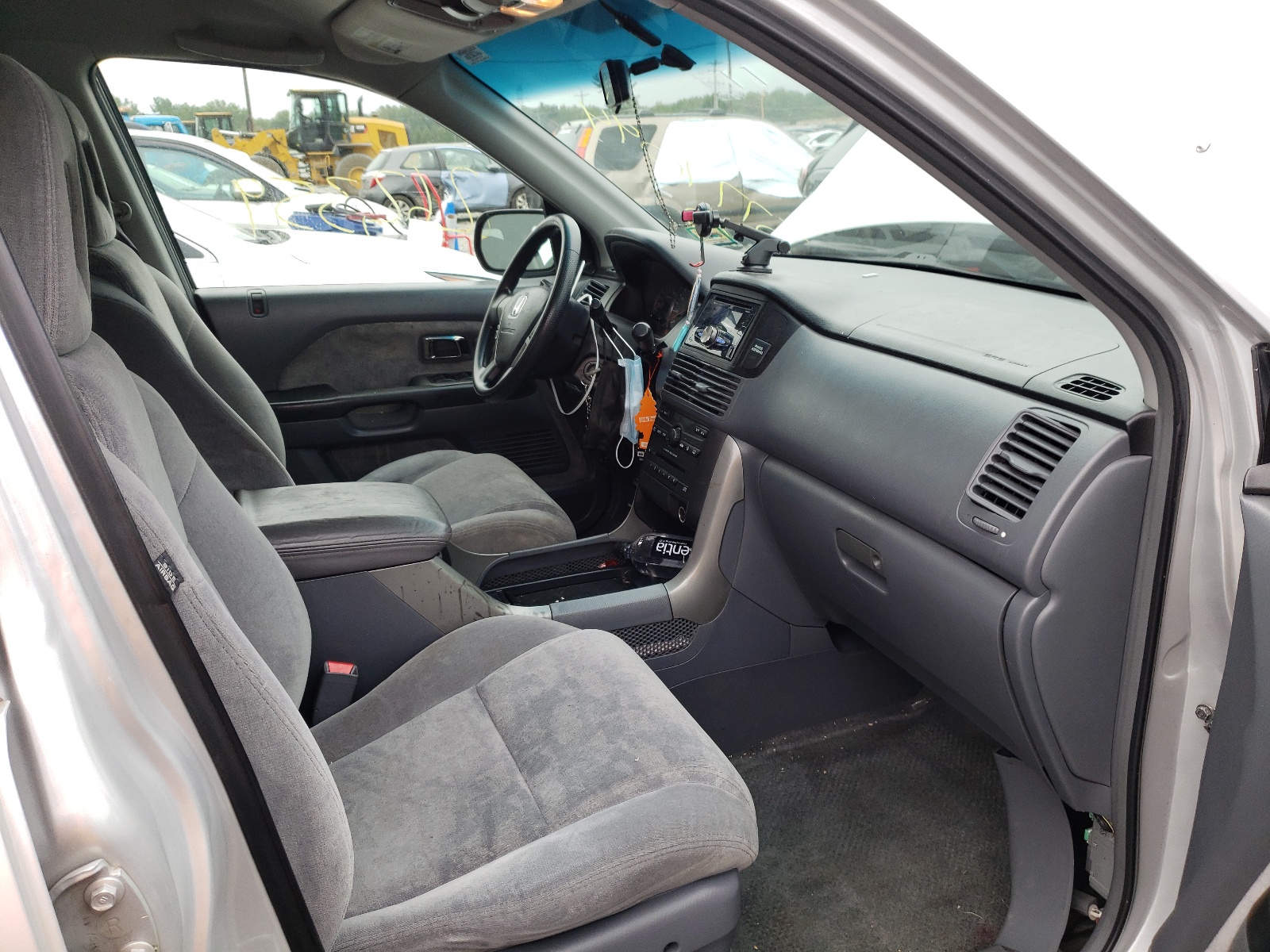Photo 5 from auction – 2005 HONDA PILOT EX with VIN 2HKYF18425H506308