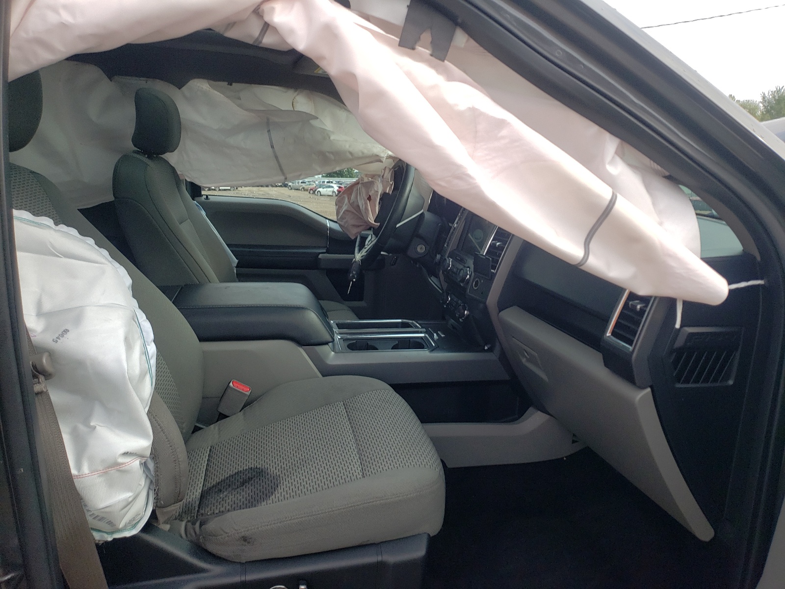 Photo 5 from auction – 2016 FORD F150 SUPER with VIN 1FTEW1EP1GKE28898