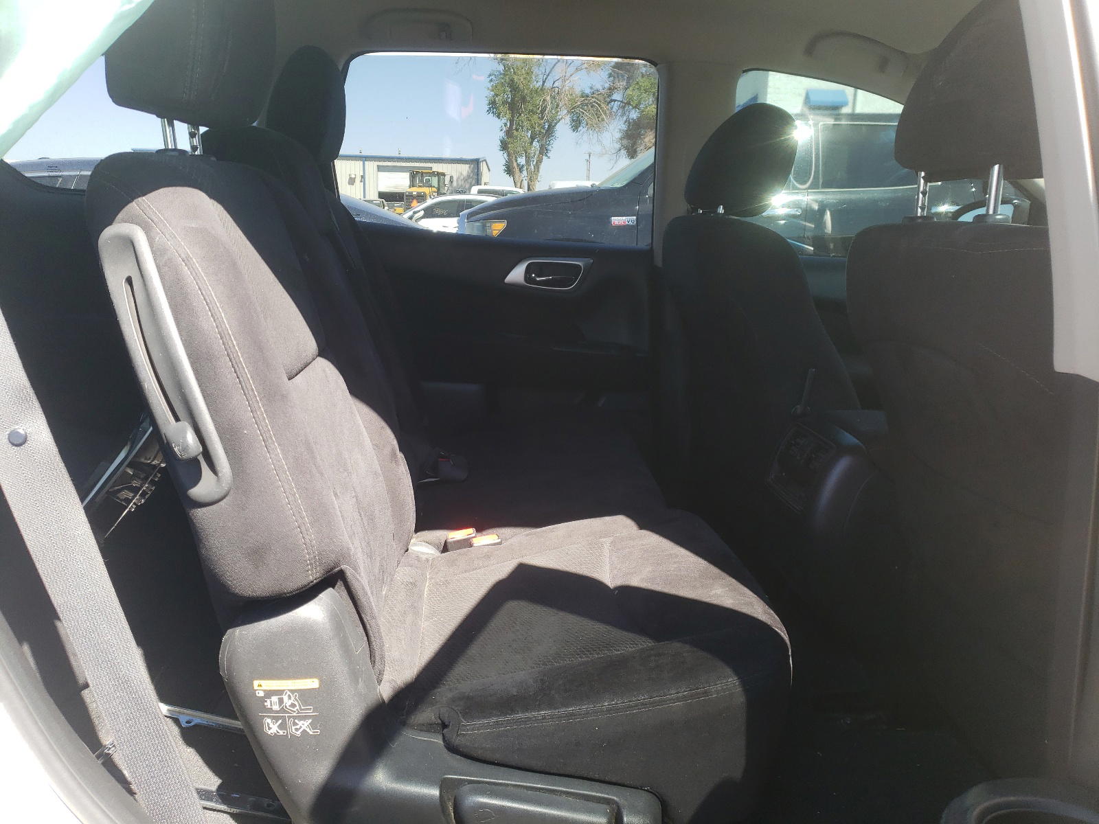 Photo 6 from auction – 2014 NISSAN PATHFINDER with VIN 5N1AR2MN0EC696789