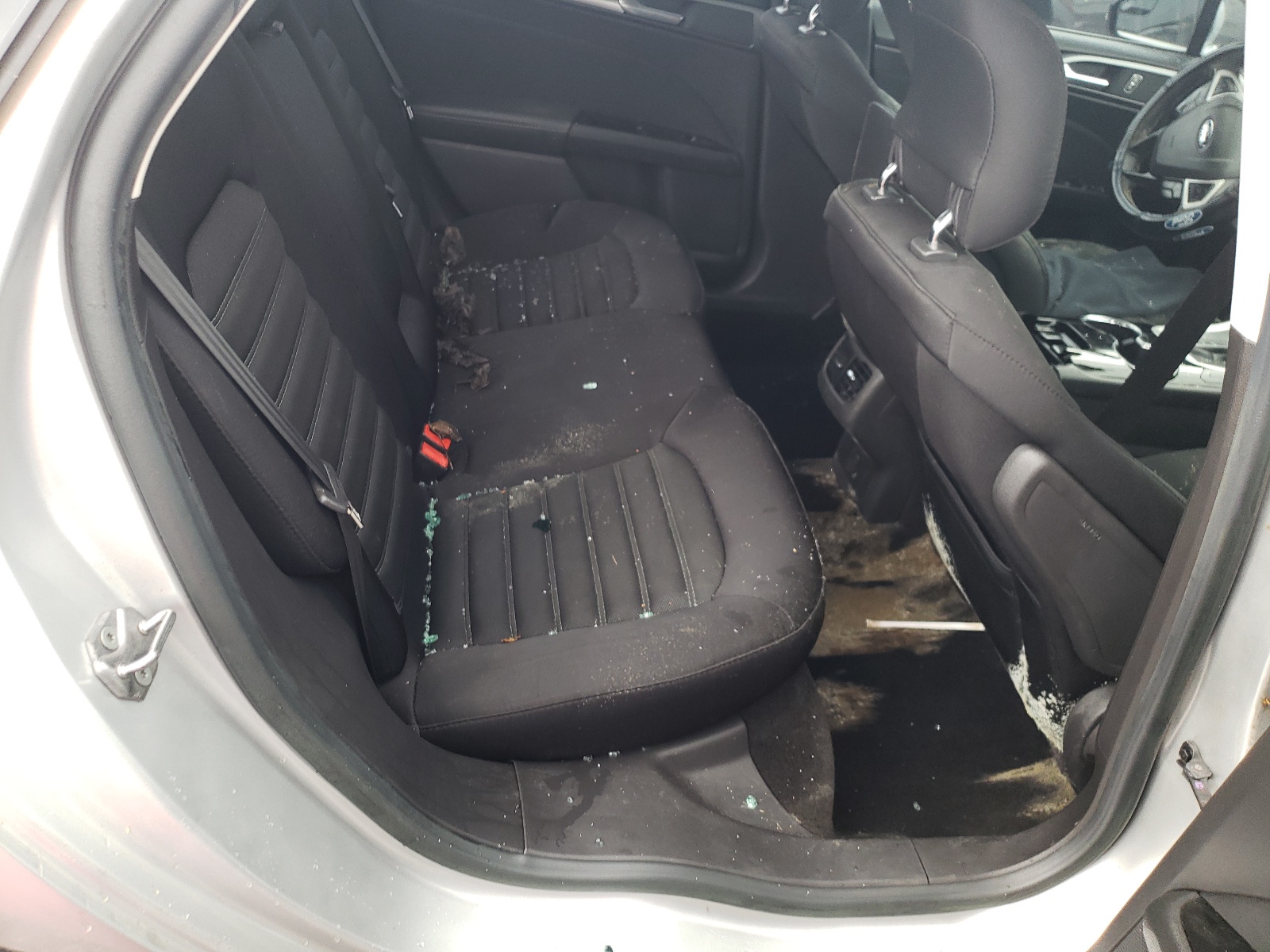 Photo 6 from auction – 2014 FORD FUSION SE with VIN 3FA6P0H70ER312176