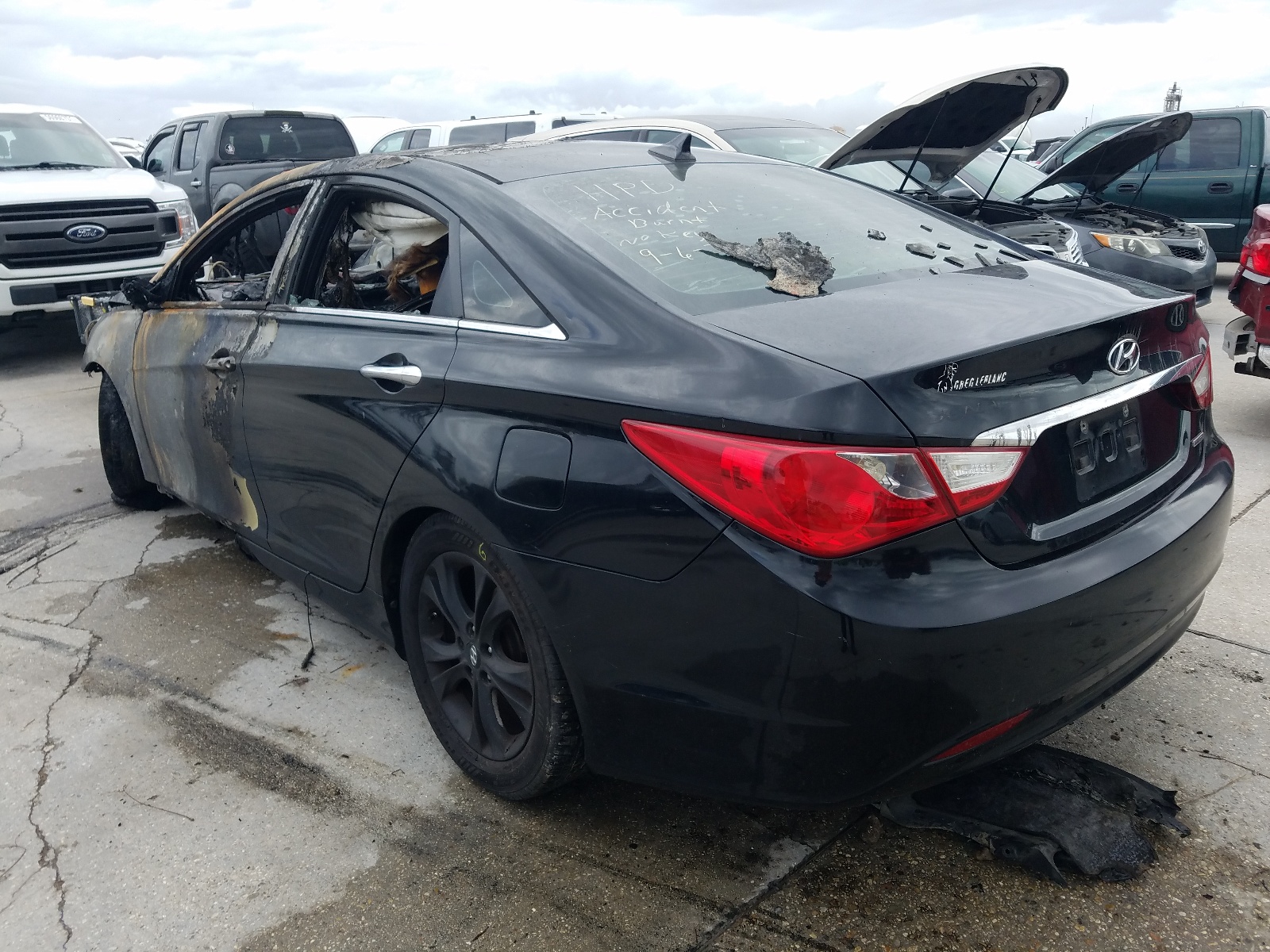 Photo 3 from auction – 2011 HYUNDAI SONATA SE with VIN 5NPEC4AC0BH263561