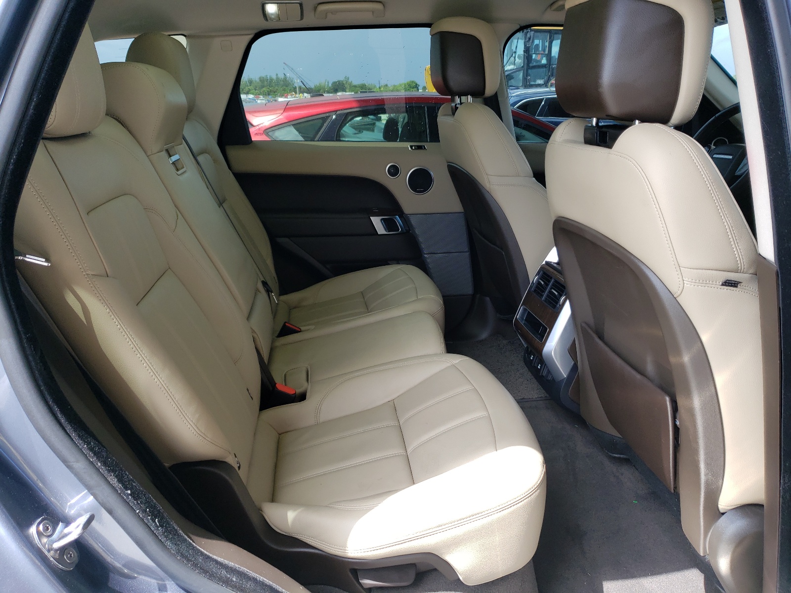 Photo 6 from auction – 2018 LAND ROVER RANGE ROVE with VIN SALWG2RV7JA697493